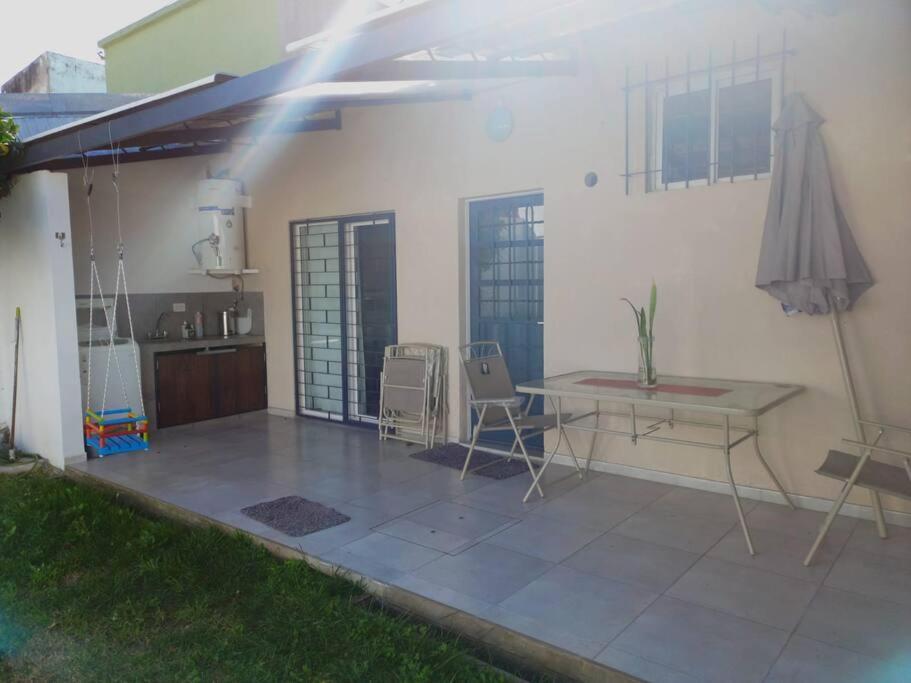 Casa p/6 con garage, jardín y parrilla, totalmente equipada