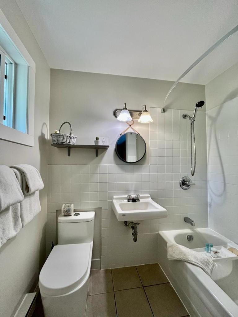 Barefoot Villas and Retreat