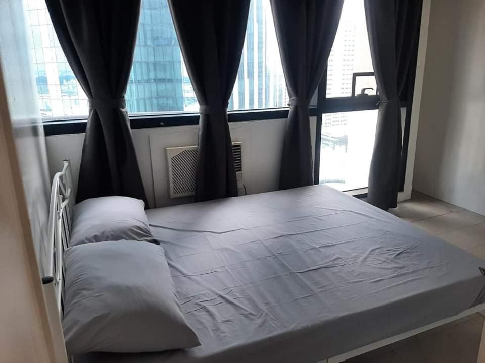 Spacious 2 Bedroom Unit with Pool view 4