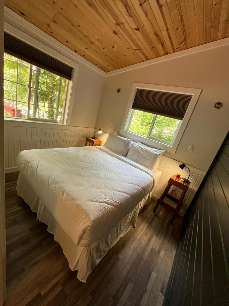 Barefoot Villas and Retreat