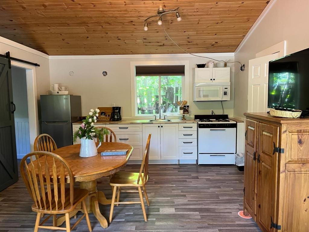 Barefoot Villas and Retreat