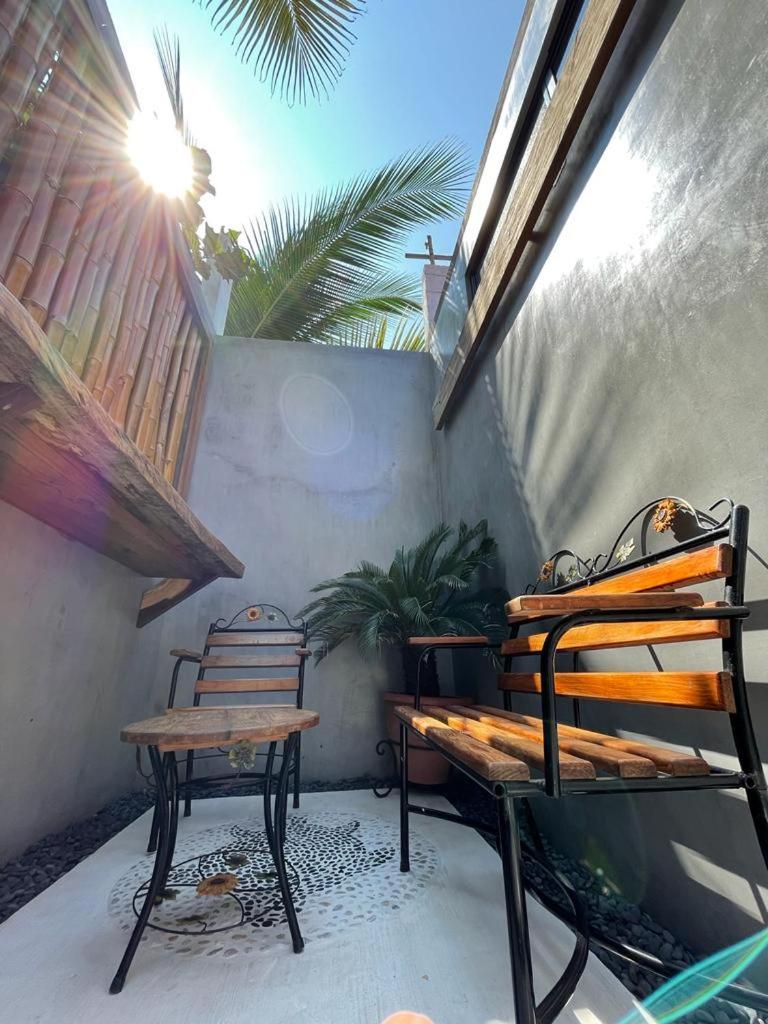 Hostel Flakos