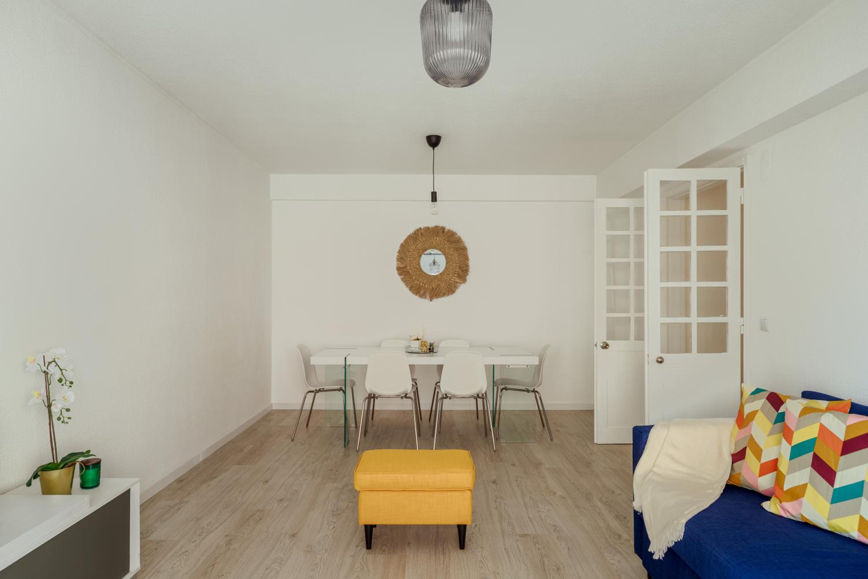 Elegant 3 bedroom apt - City centre - garage - metro view 2