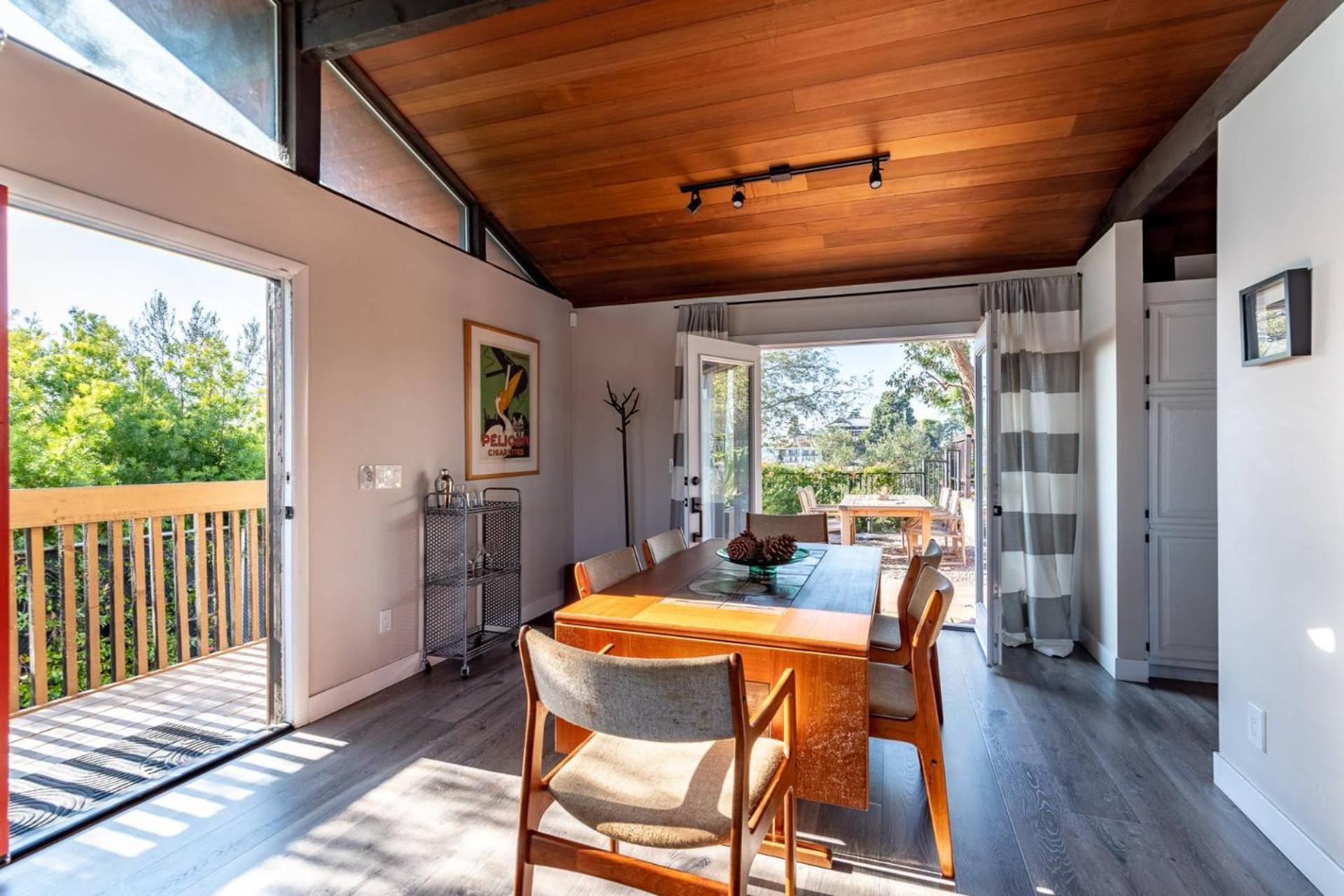 Hollywood Hideaway
