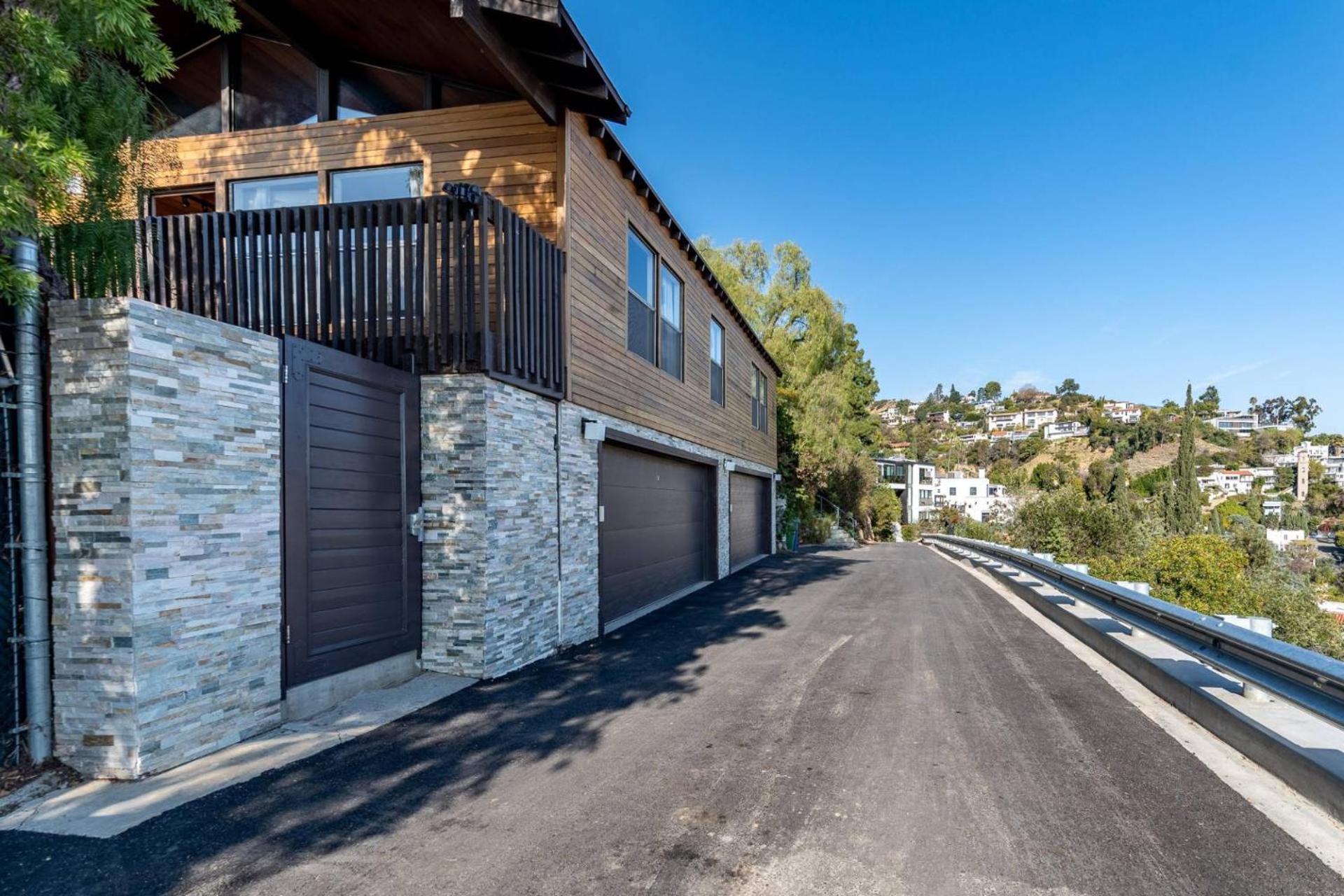 Hollywood Hideaway