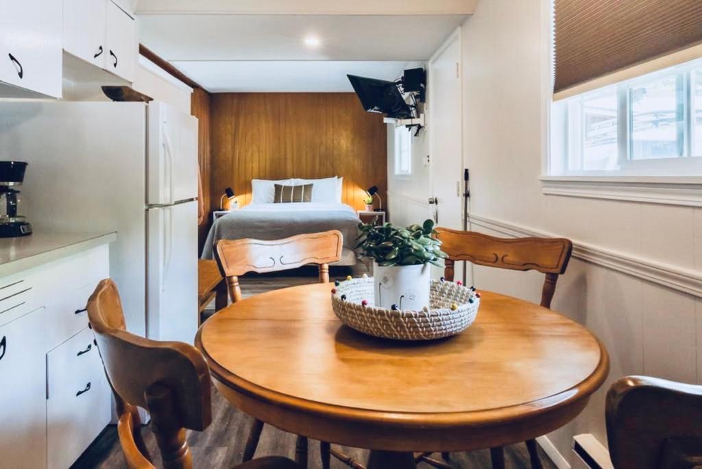 Barefoot Villas and Retreat