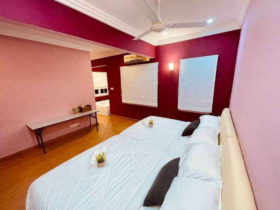 Trendy Family Getaway by StayCo - Mini-Pool, Outdoor Cinema, Air Loft, PS4, KTV - Just 2 mins to Beach! photo 3
