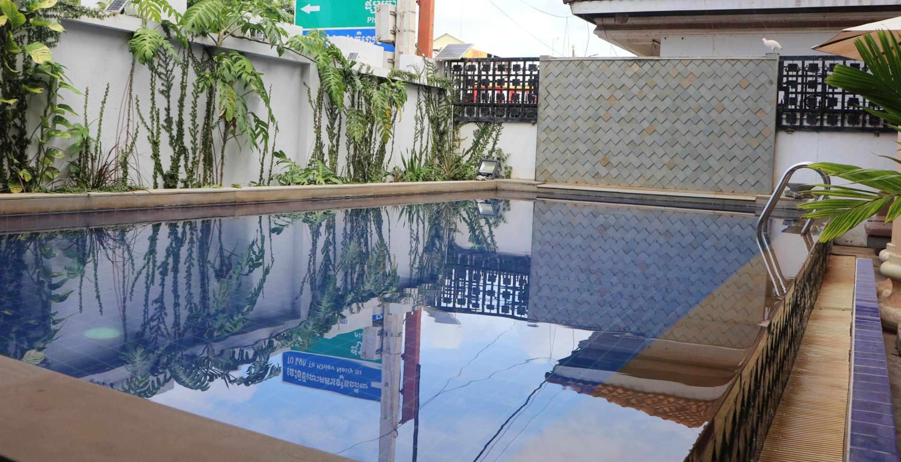 Mom's Guesthouse