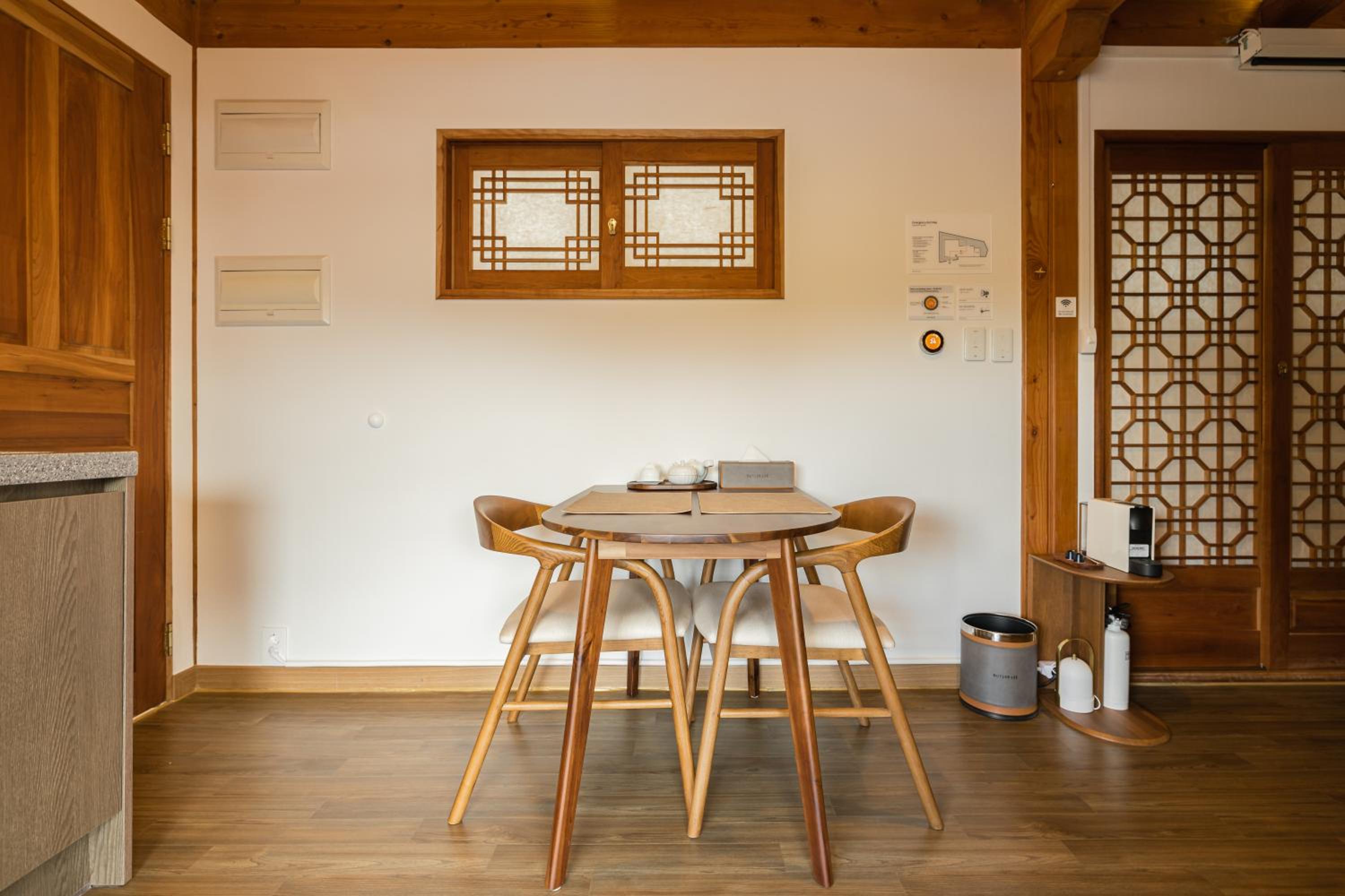 Luxury Hanok Cottage Nest view 4