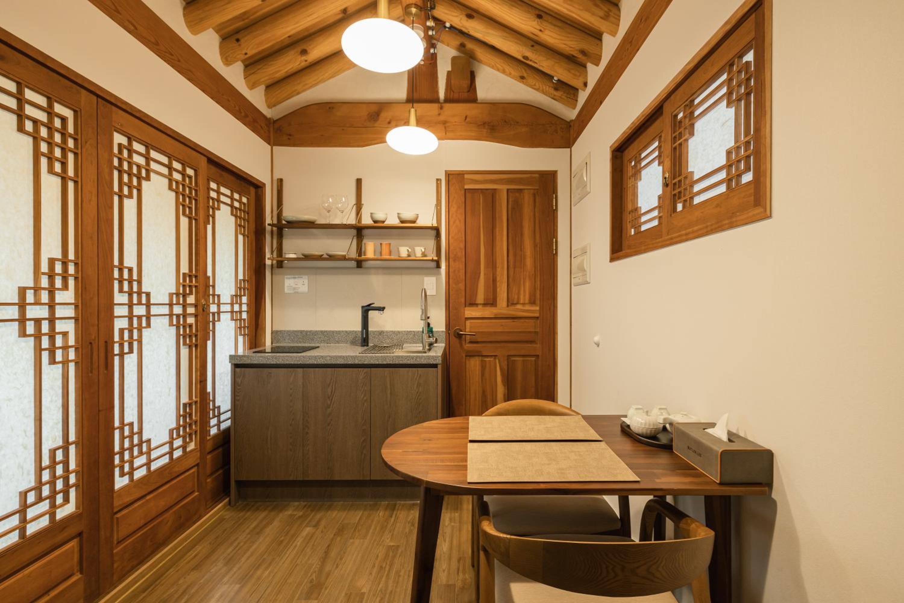 Luxury Hanok Cottage Nest view 2