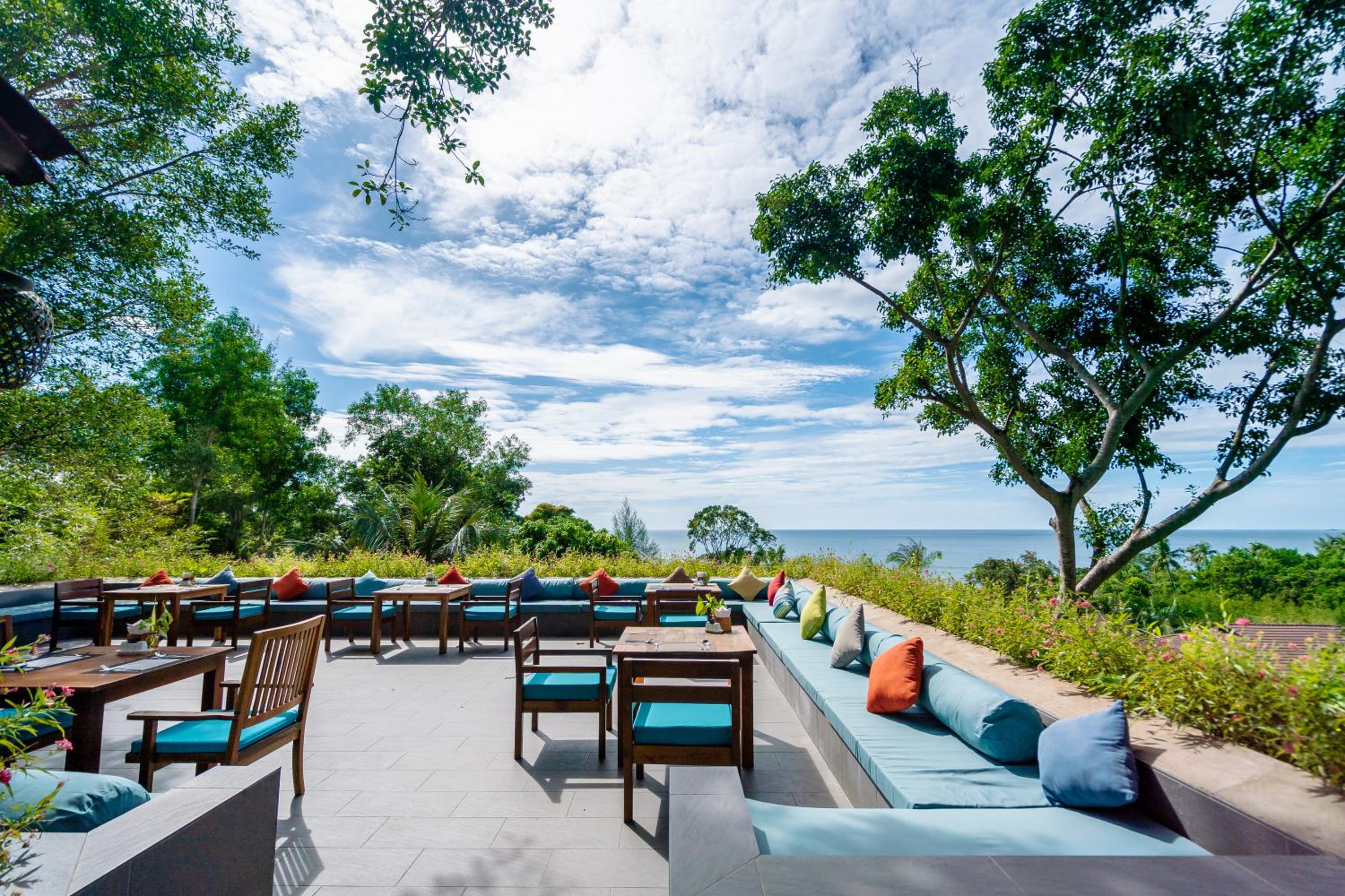 Camia Resort & Spa