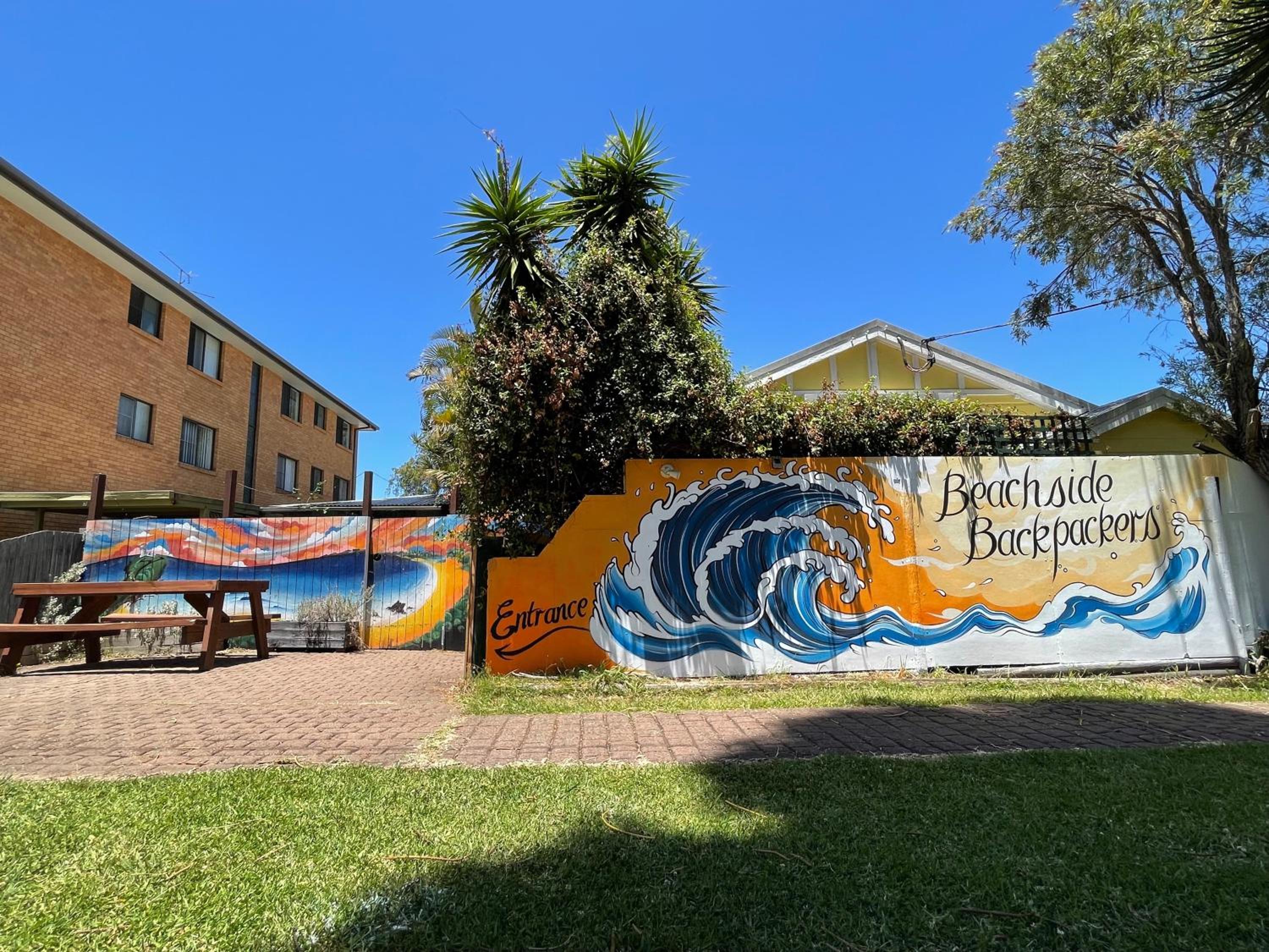 Port Macquarie Vacations - Beachside Backpackers - Property Image 1