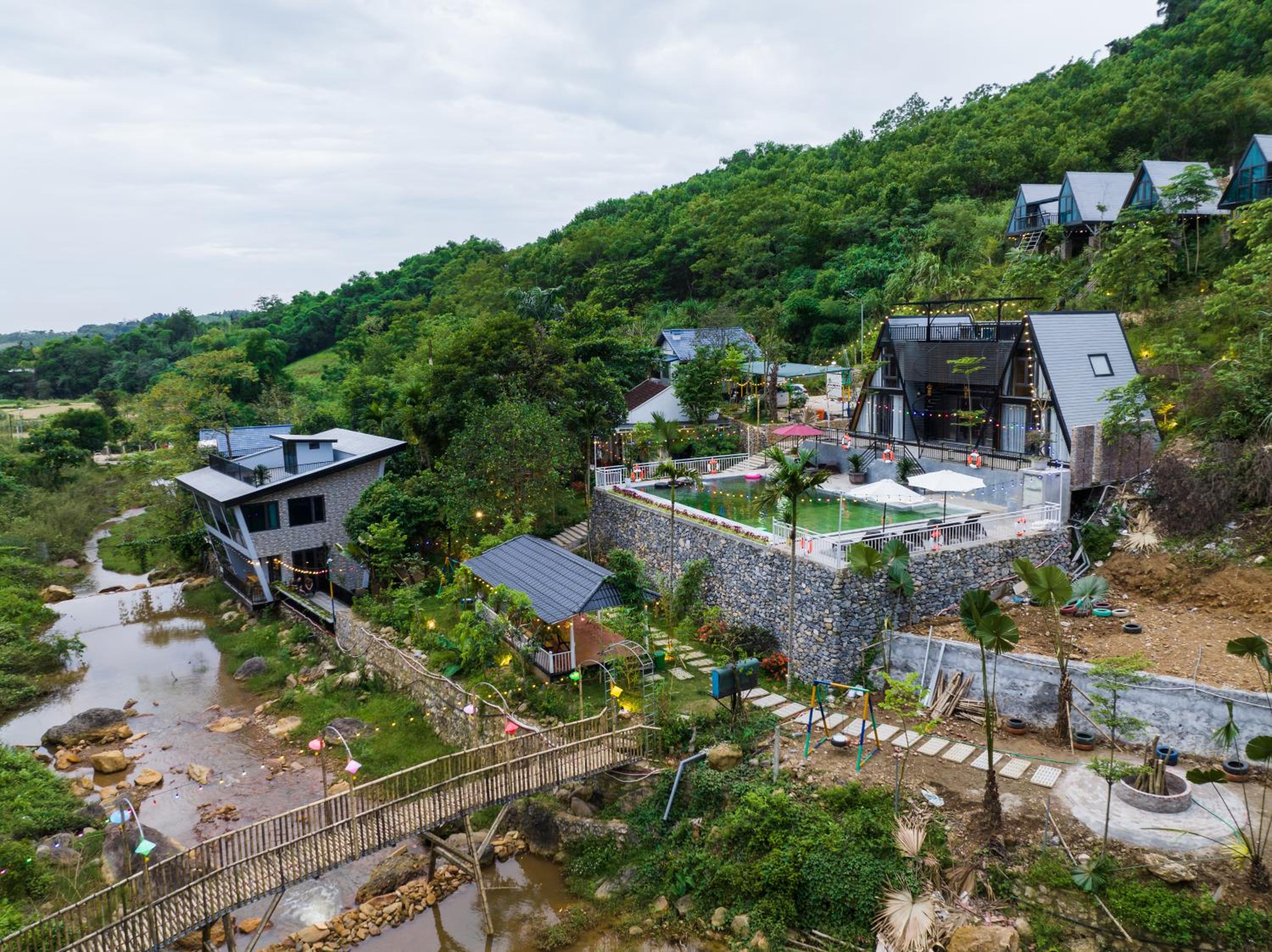AM Horizon Resort by HOLO