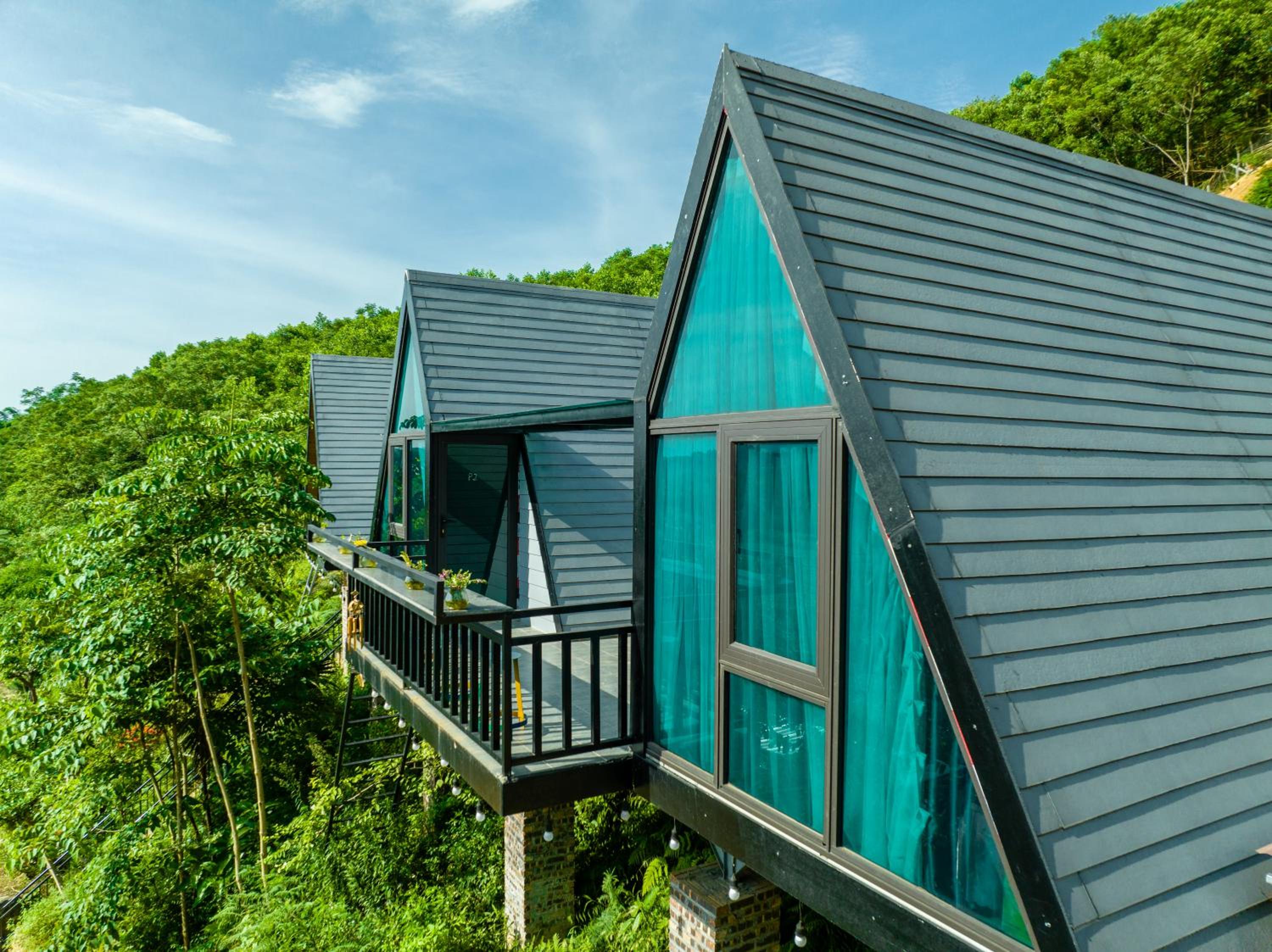 AM Horizon Resort by HOLO