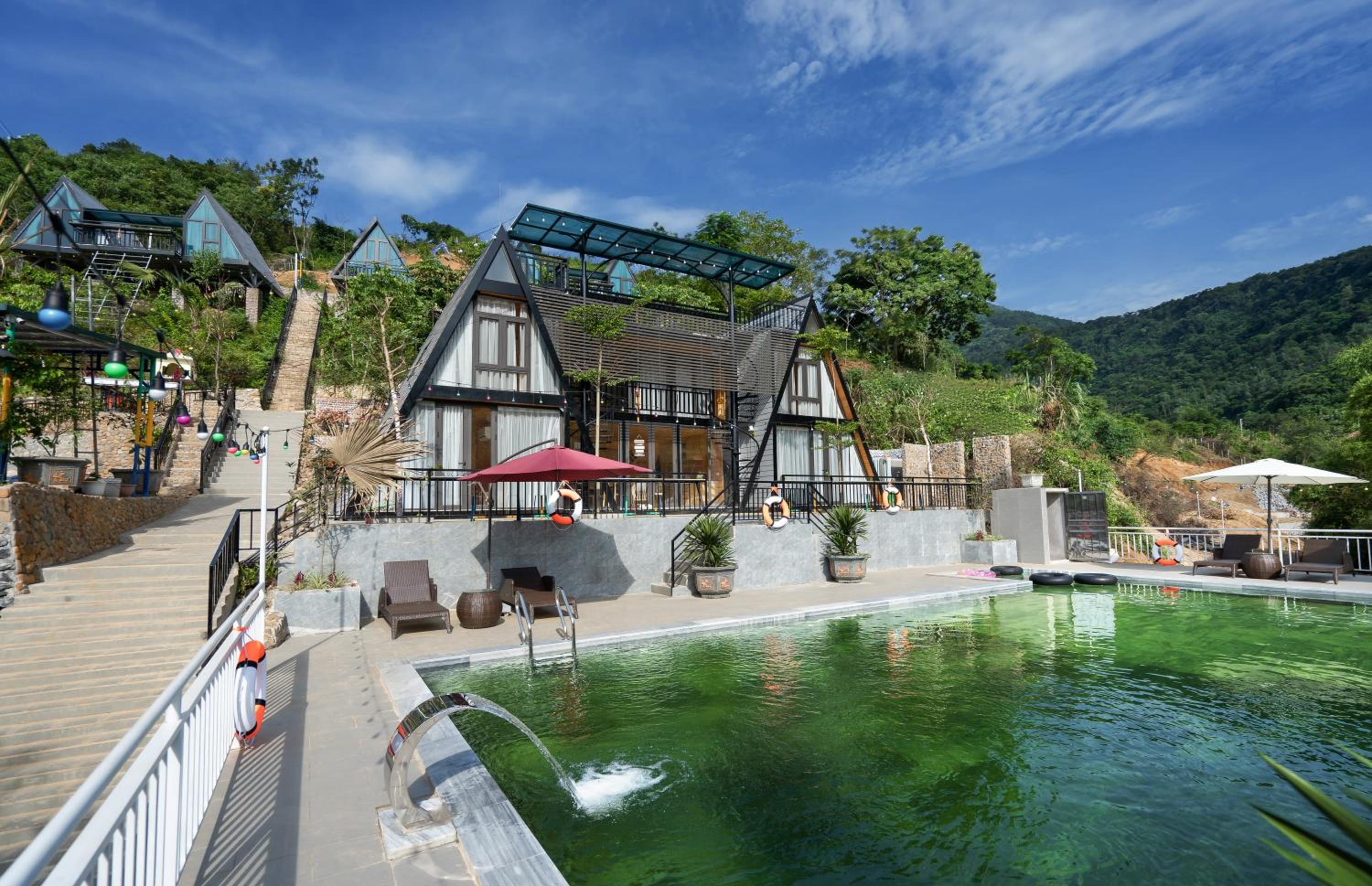 AM Horizon Resort by HOLO