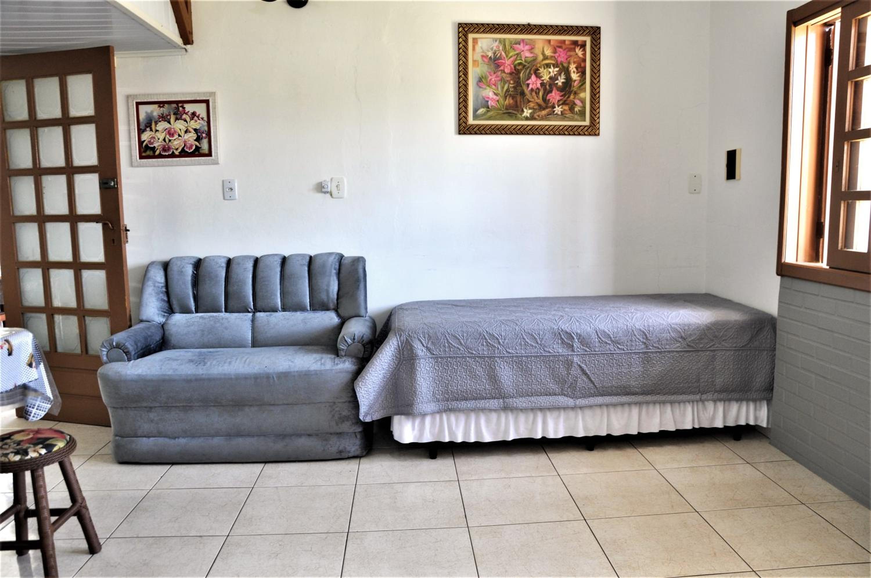 Casa Com Quatro Dormitórios, Pertinho Do Mar Em Capão Da Canoa