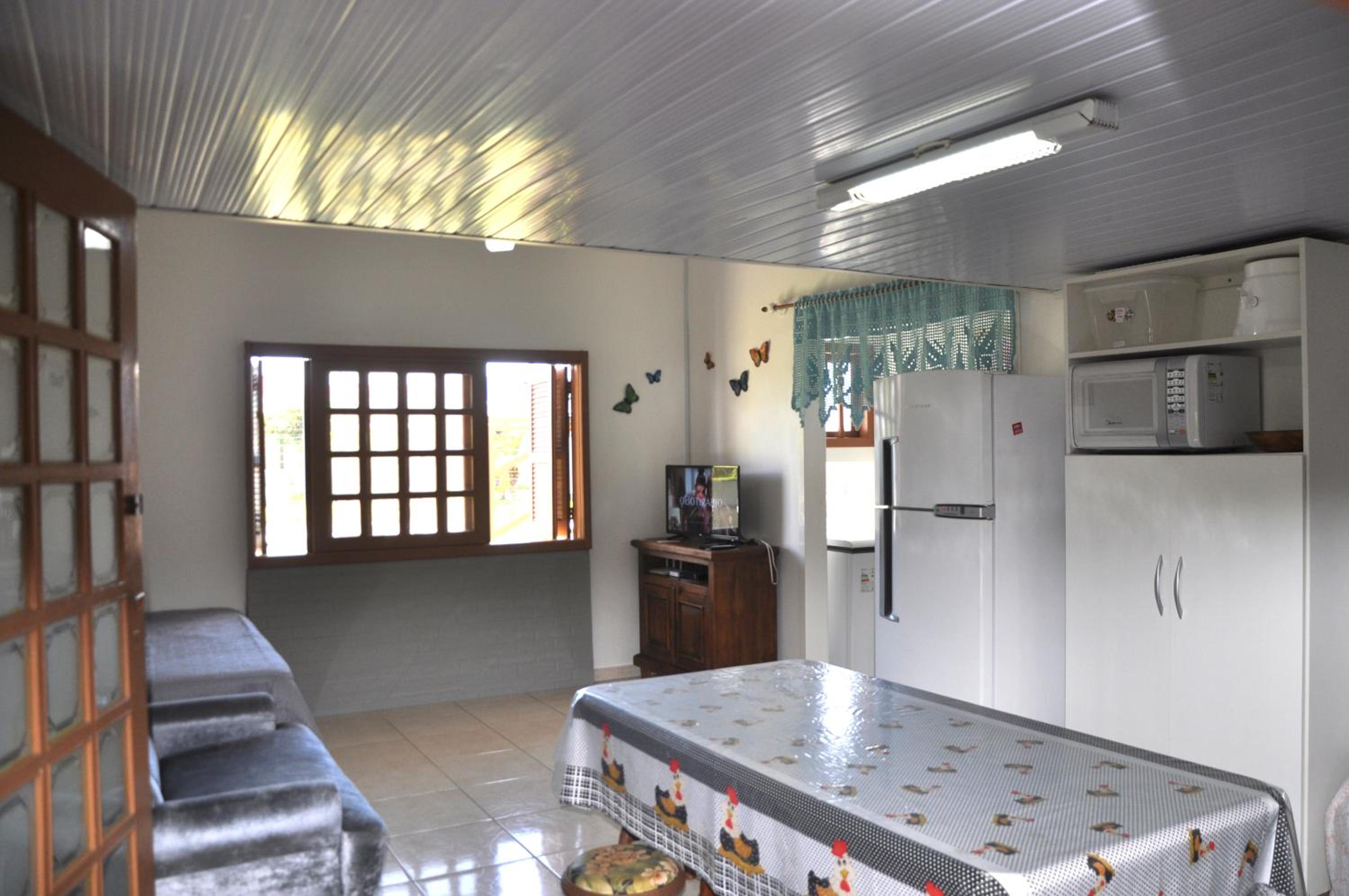 Casa Com Quatro Dormitórios, Pertinho Do Mar Em Capão Da Canoa