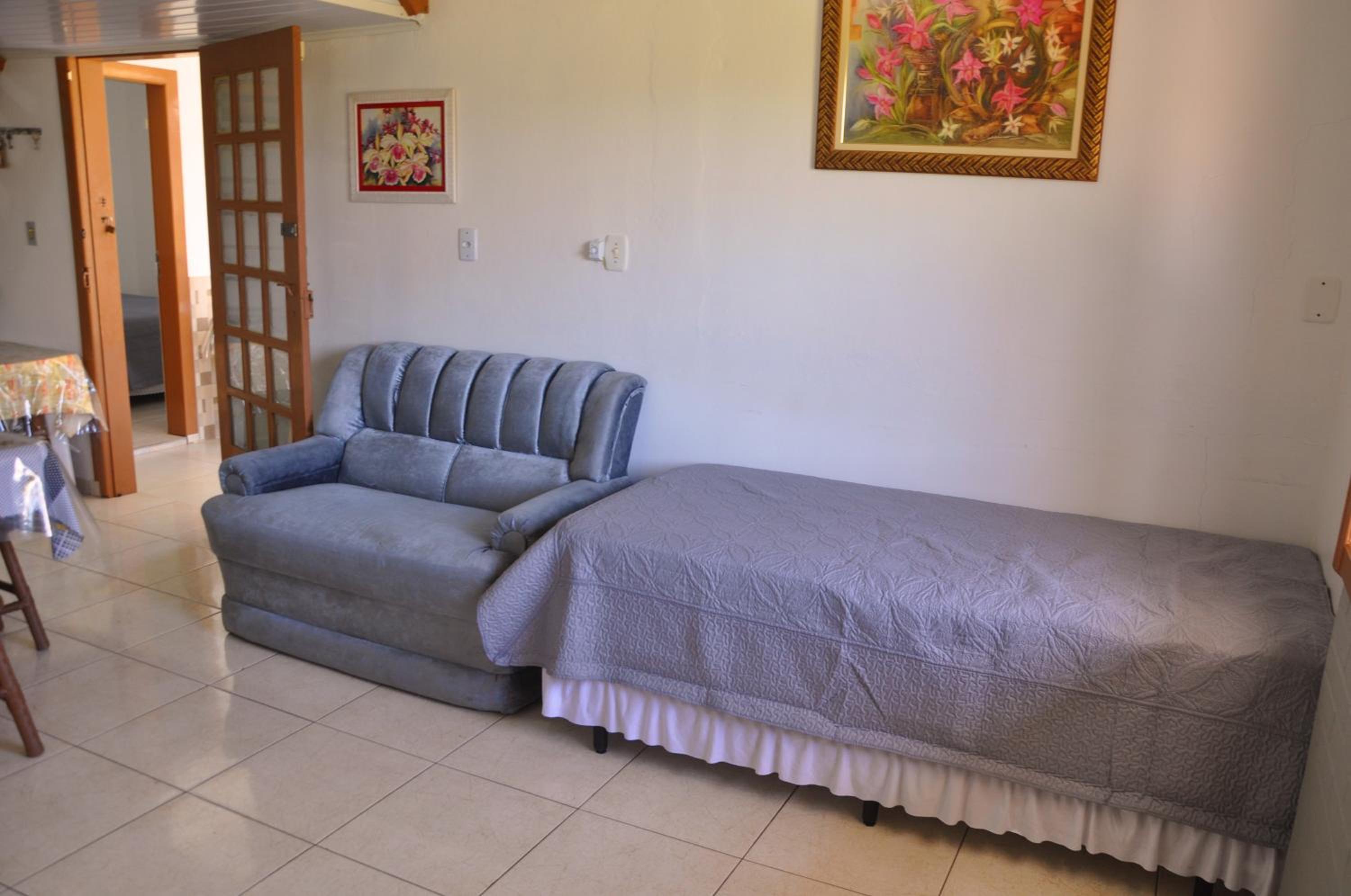 Casa Com Quatro Dormitórios, Pertinho Do Mar Em Capão Da Canoa