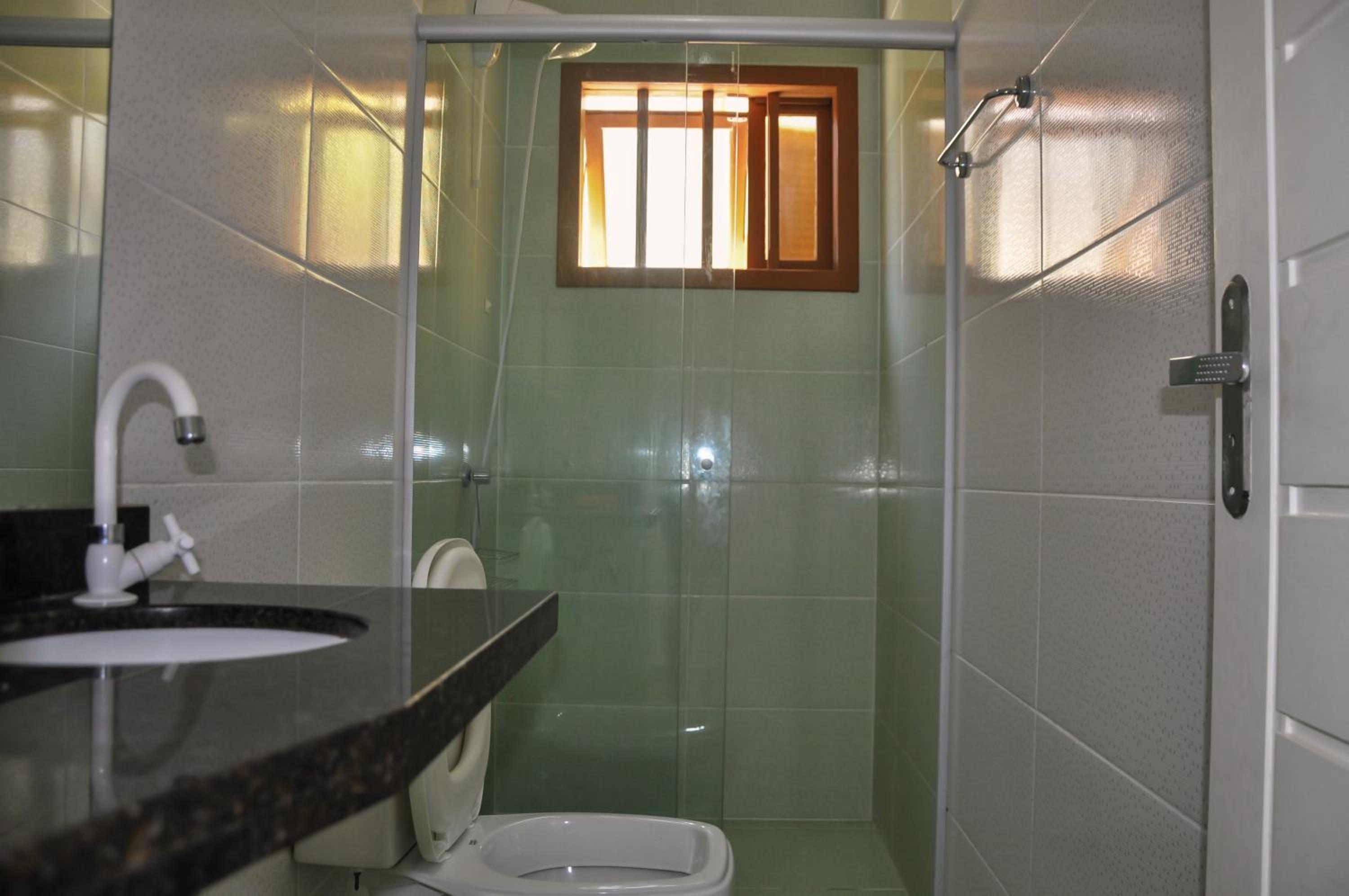 Casa Com Quatro Dormitórios, Pertinho Do Mar Em Capão Da Canoa