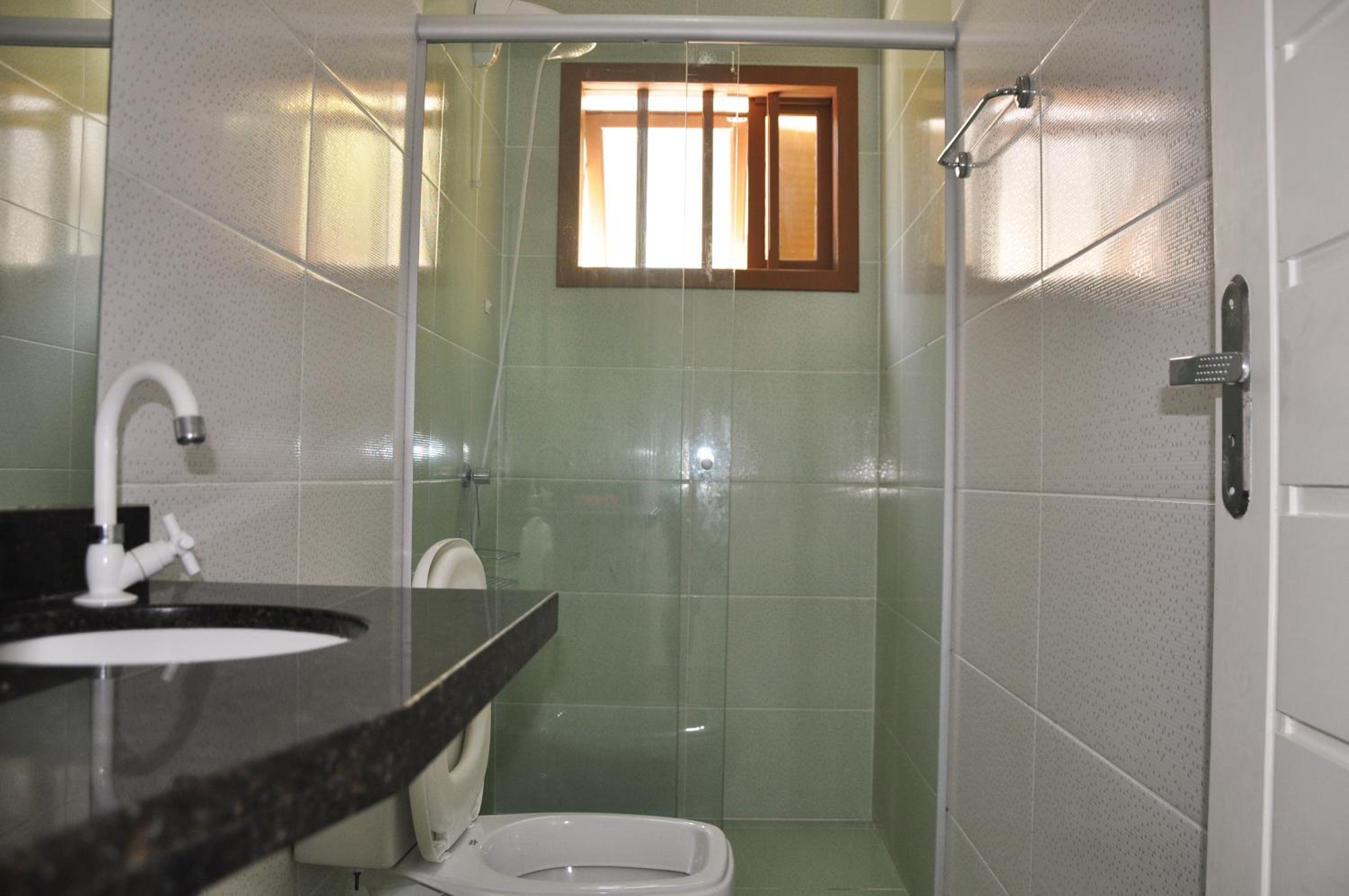 Casa Com Quatro Dormitórios, Pertinho Do Mar Em Capão Da Canoa