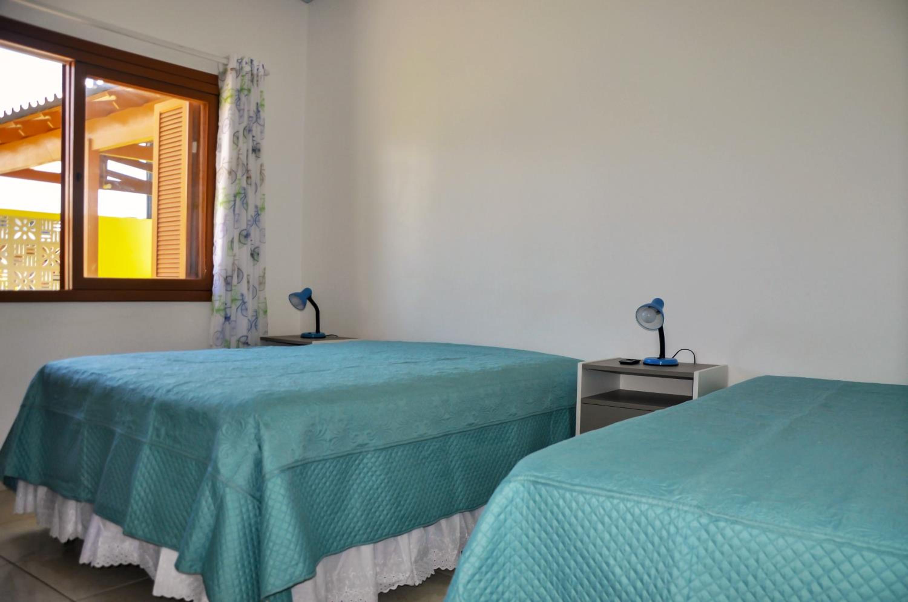 Casa Com Quatro Dormitórios, Pertinho Do Mar Em Capão Da Canoa