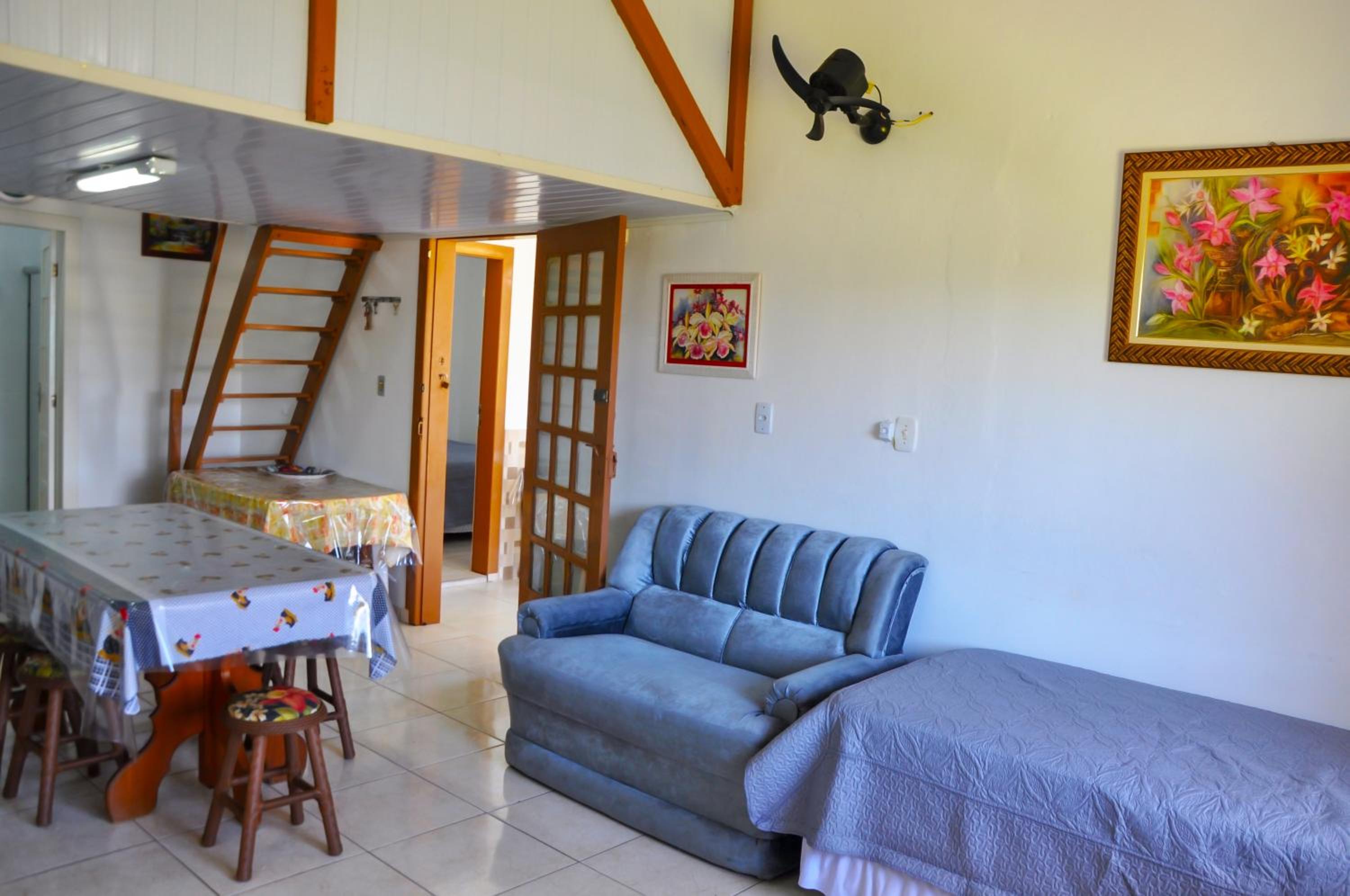 Casa Com Quatro Dormitórios, Pertinho Do Mar Em Capão Da Canoa