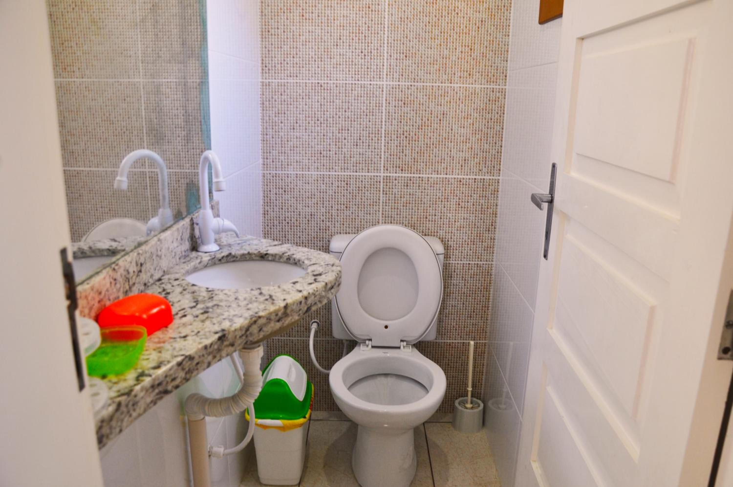 Casa Com Quatro Dormitórios, Pertinho Do Mar Em Capão Da Canoa