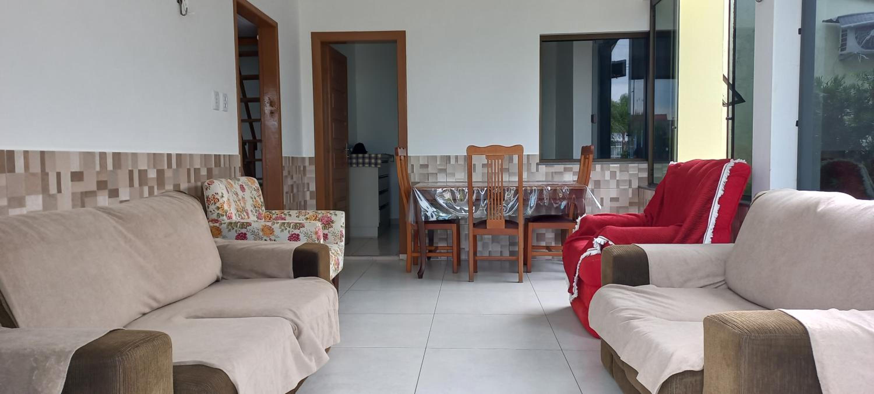Casa Com Quatro Dormitórios, Pertinho Do Mar Em Capão Da Canoa
