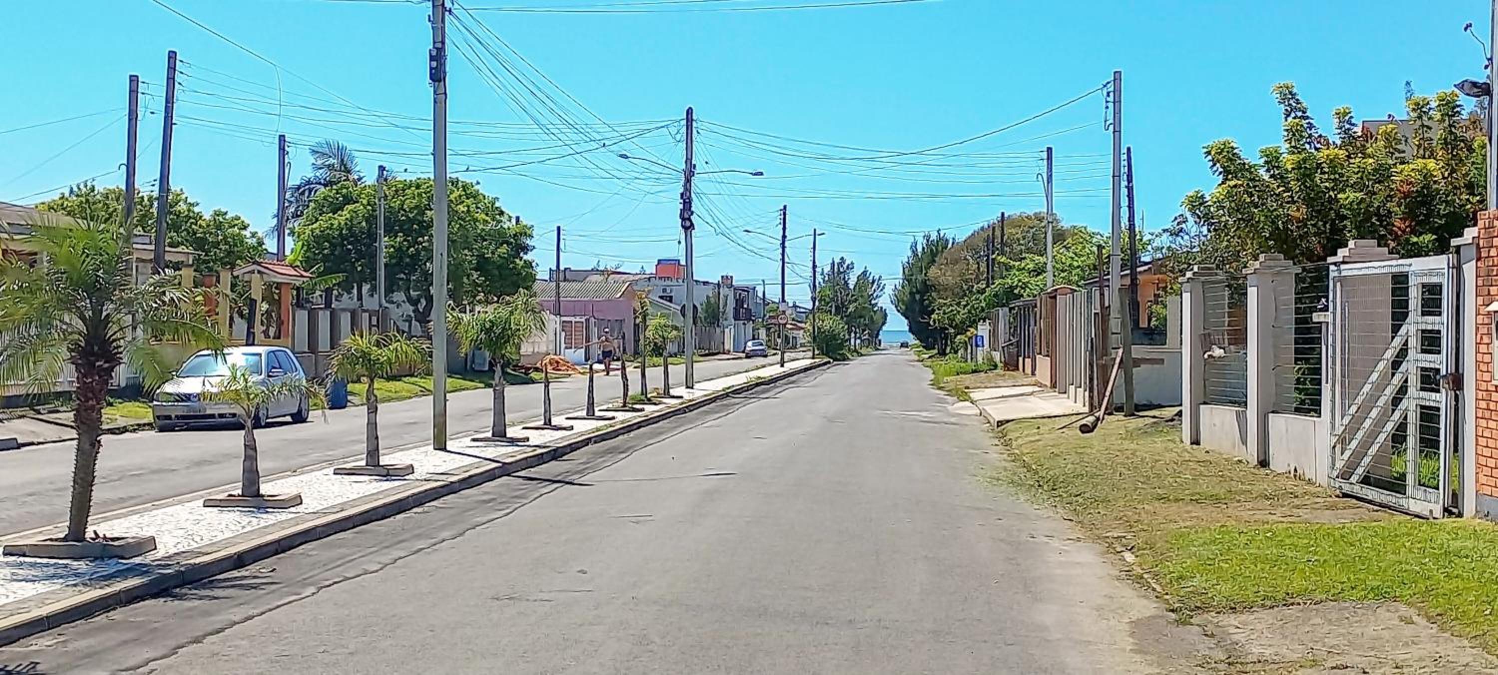 Casa Com Quatro Dormitórios, Pertinho Do Mar Em Capão Da Canoa