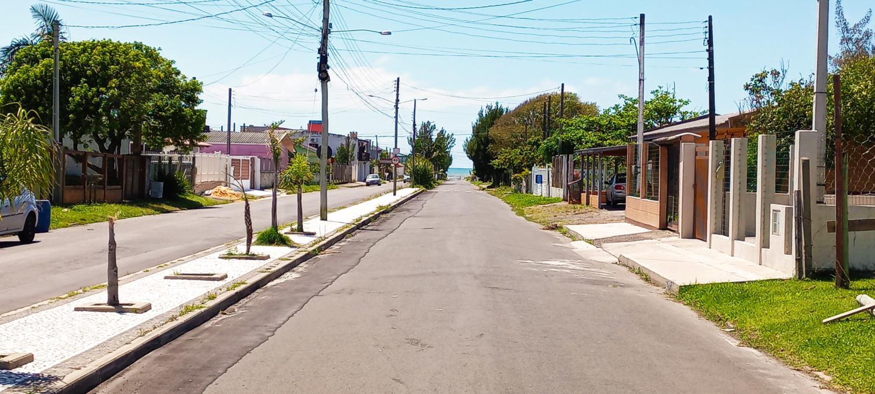 Casa Com Quatro Dormitórios, Pertinho Do Mar Em Capão Da Canoa