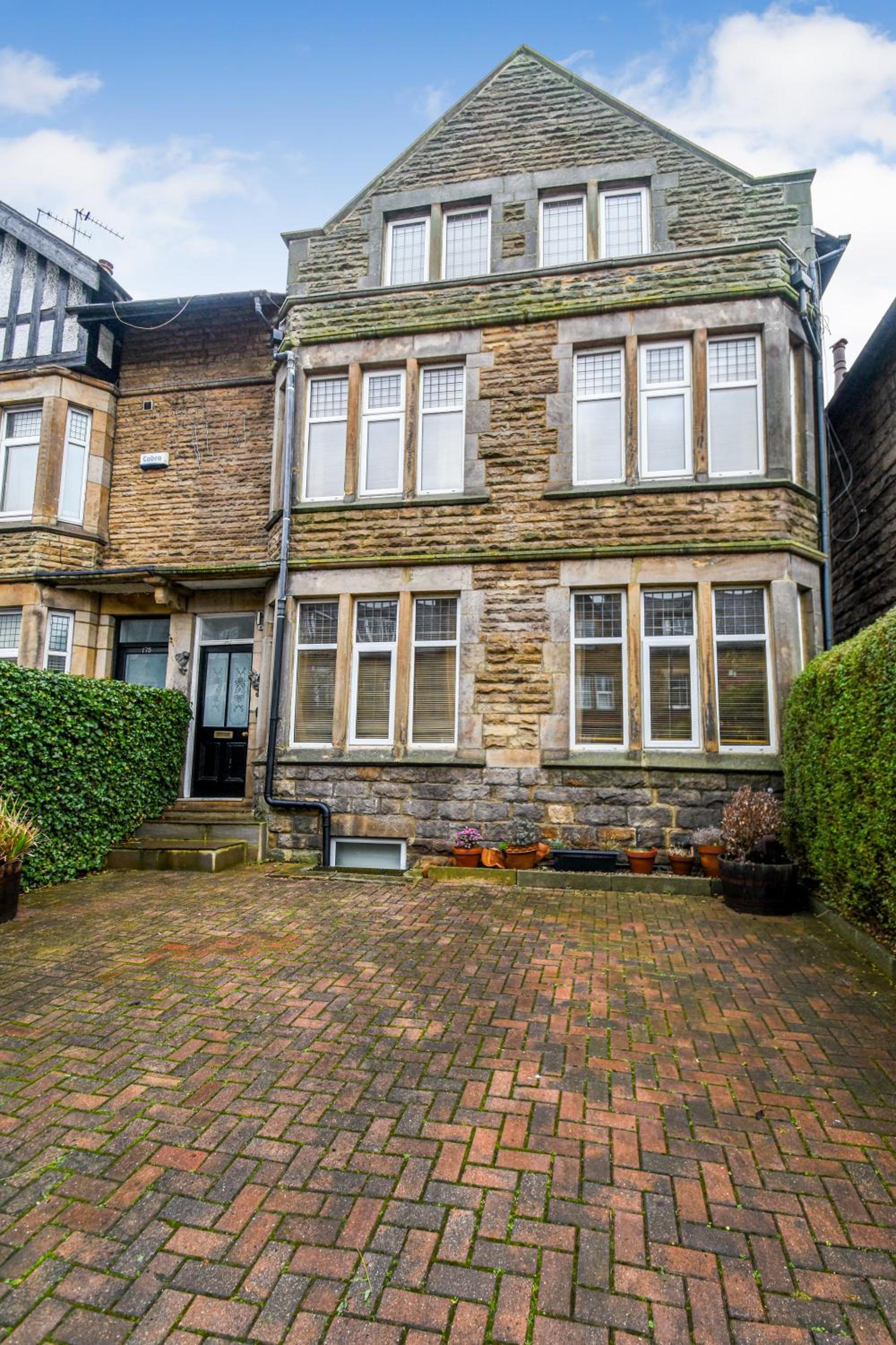 Spacious Victorian Townhouse near HCC with off street parking view 3