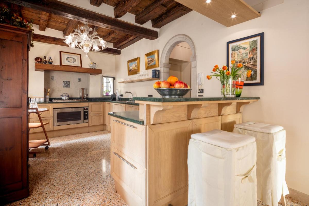 Garden Mansion with Private Mooring R&R