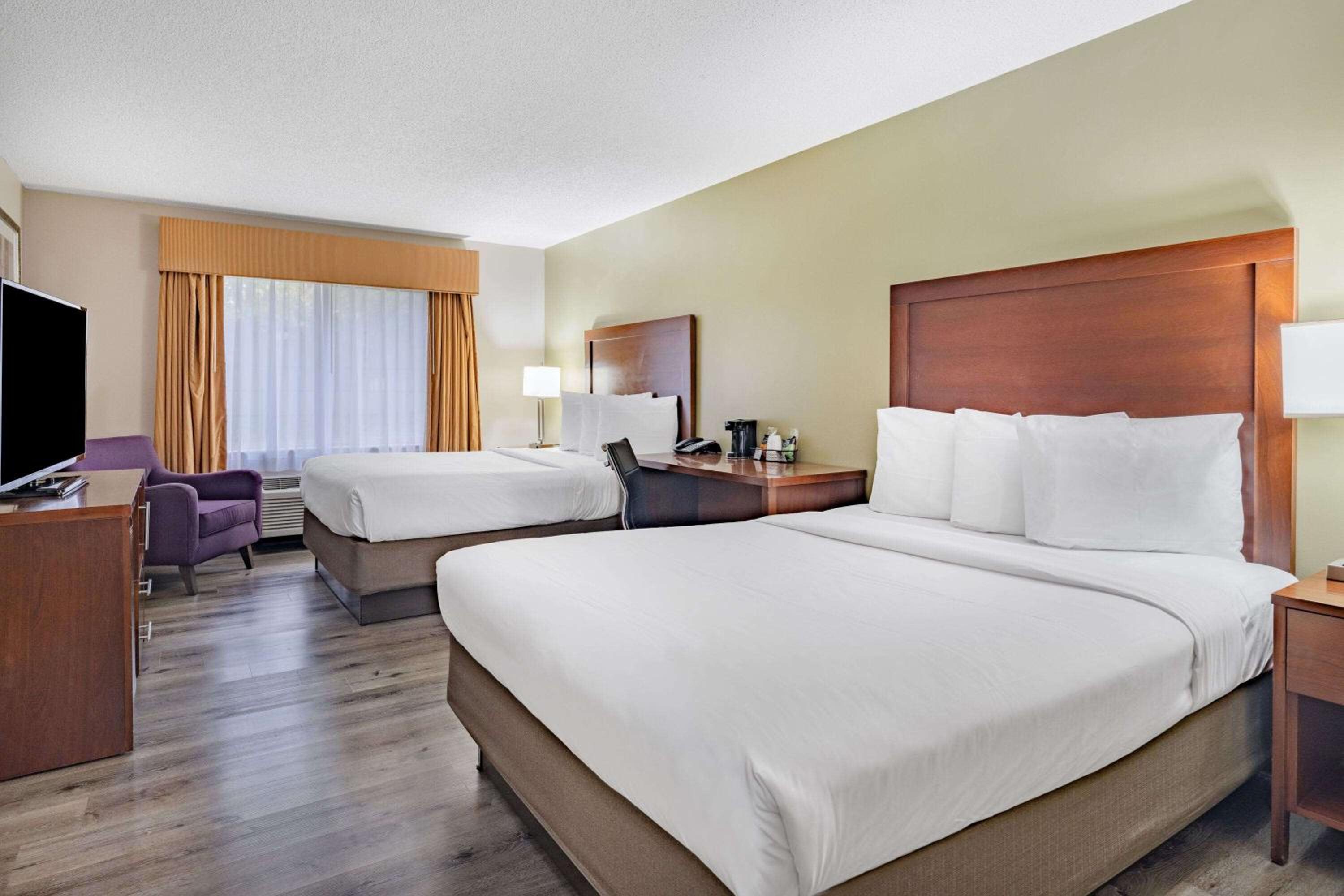 Gurnee Vacations - Baymont by Wyndham Gurnee - Property Image 30