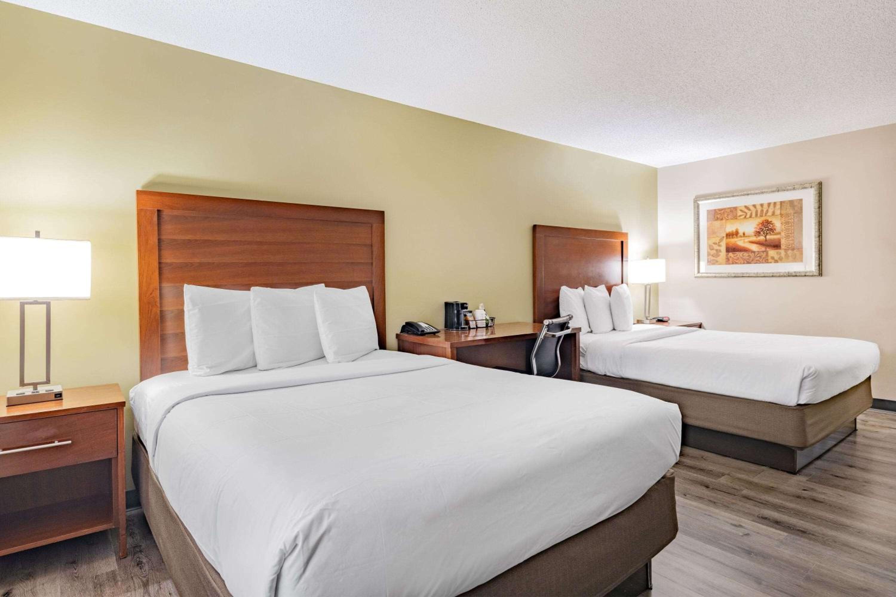 Gurnee Vacations - Baymont by Wyndham Gurnee - Property Image 31