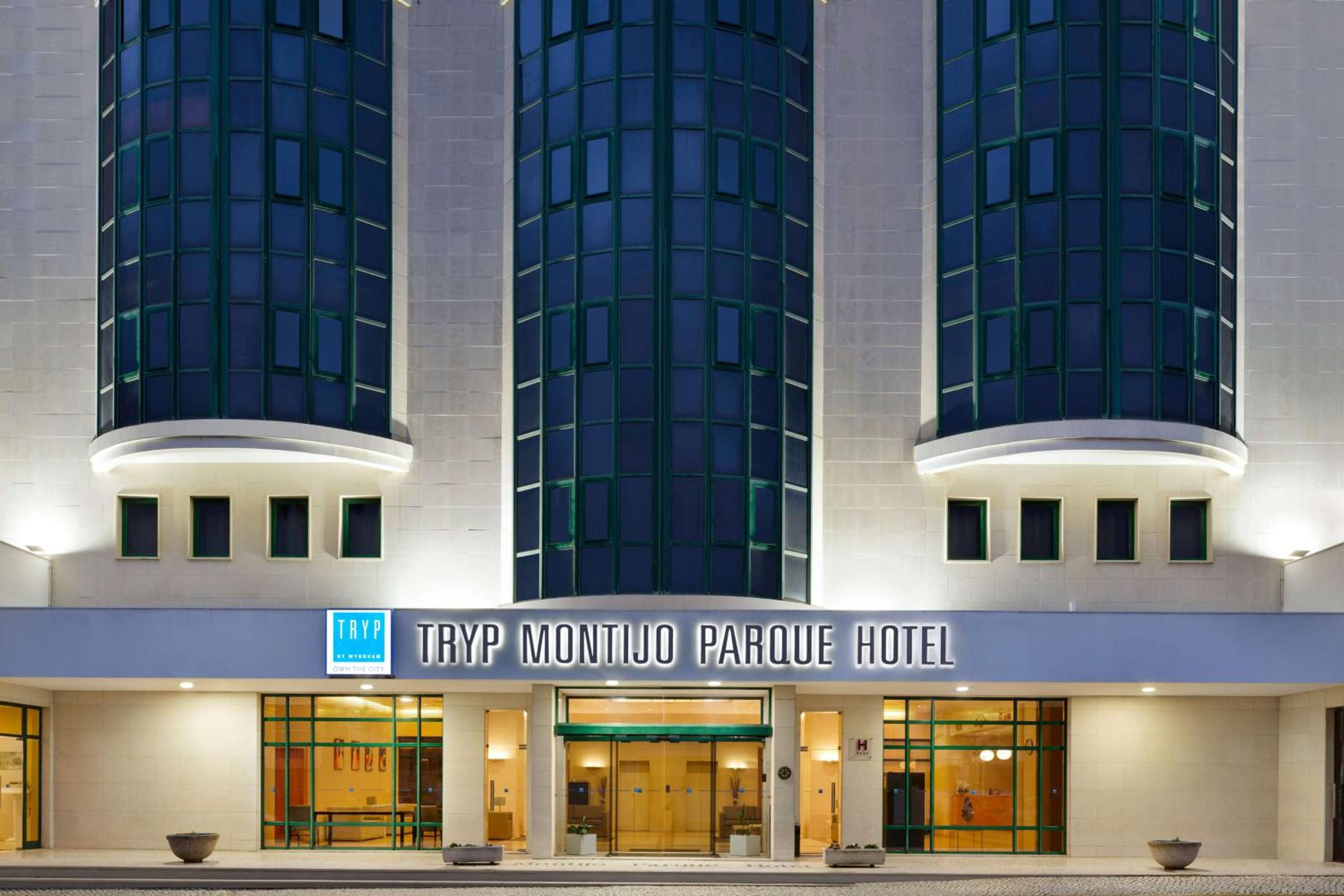 Hotel TRYP by Wyndham Montijo Parque Hotel - Image 1