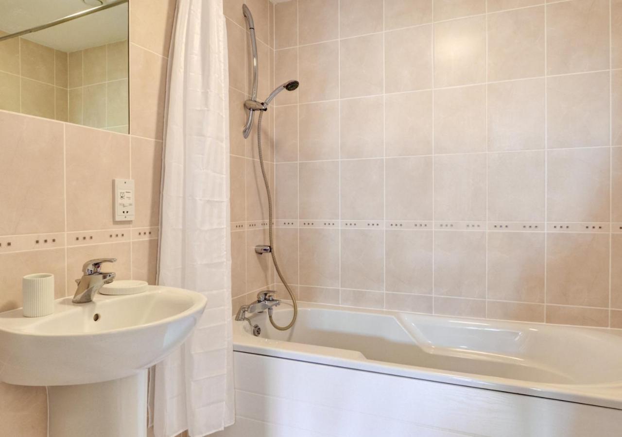 2 Bed in Swanage oc-wy412 view 4