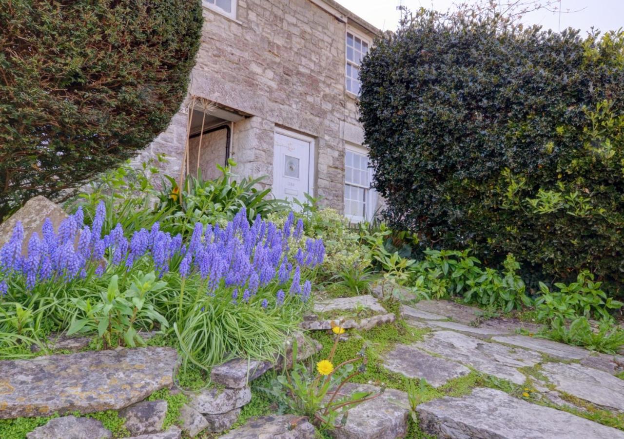Holly Cottage view 4