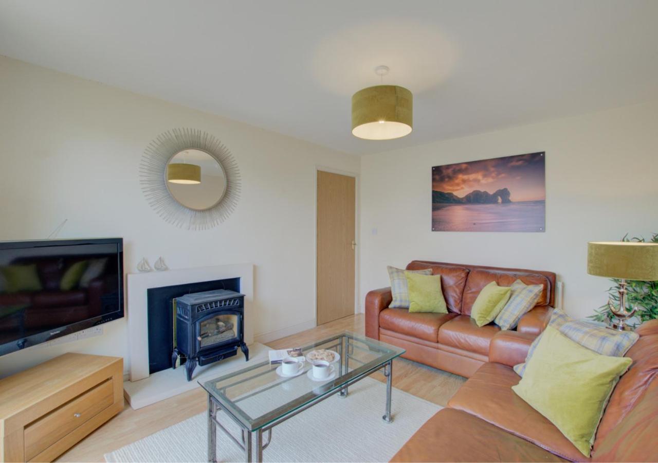 2 Bed in Swanage oc-wy421 view 3