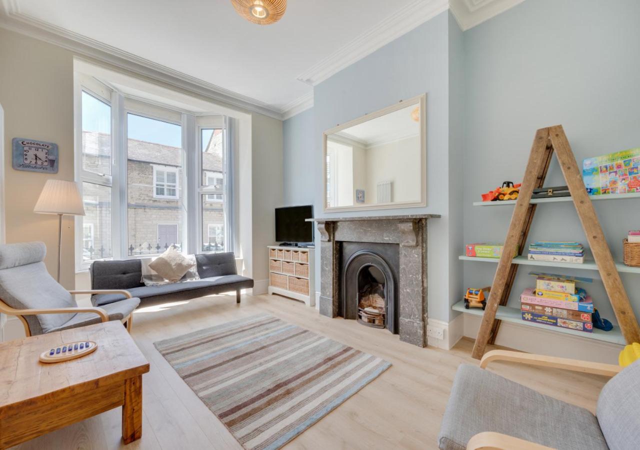 4 Bed in Swanage oc-wy350 view 2
