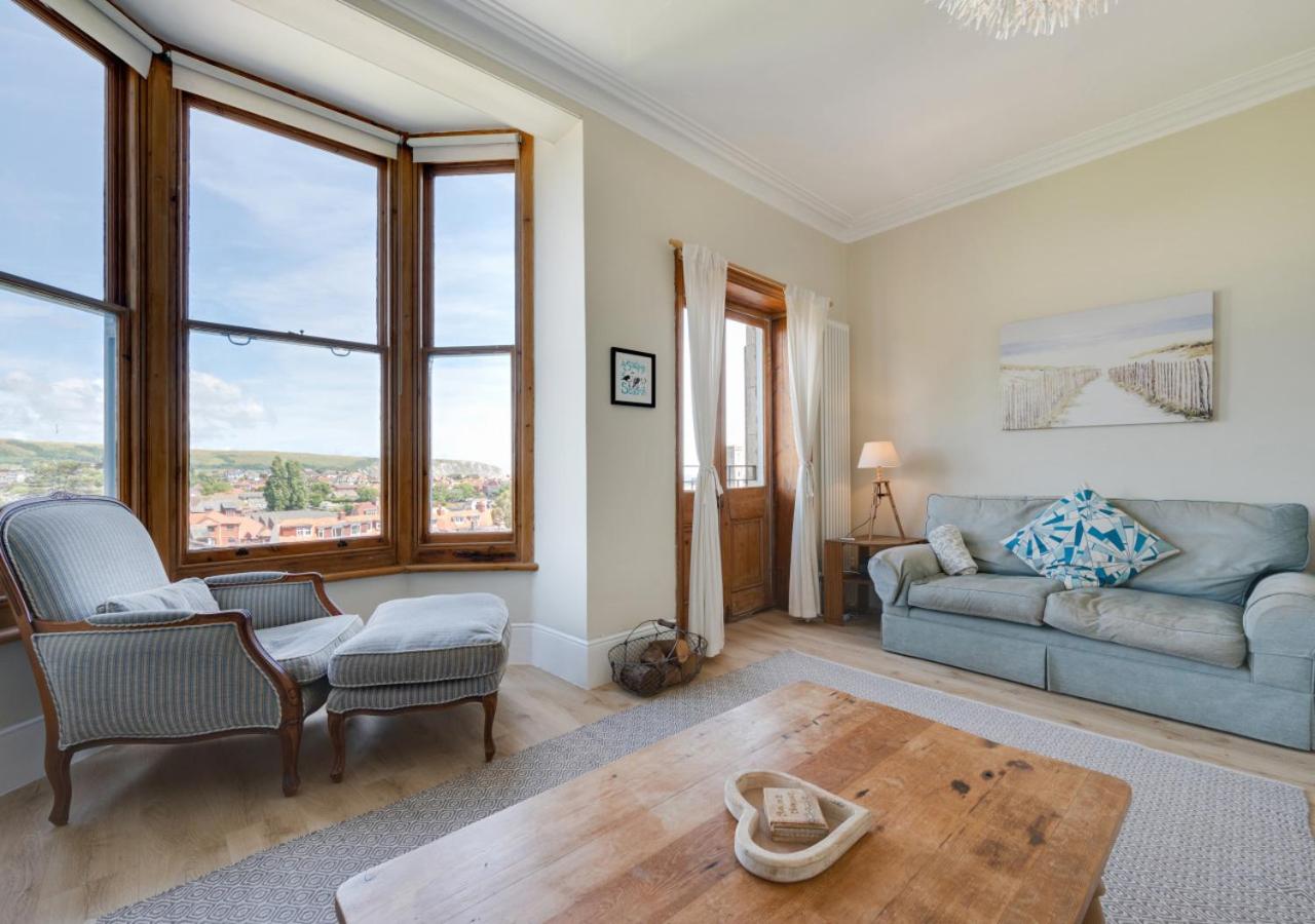 4 Bed in Swanage oc-wy350 view 3