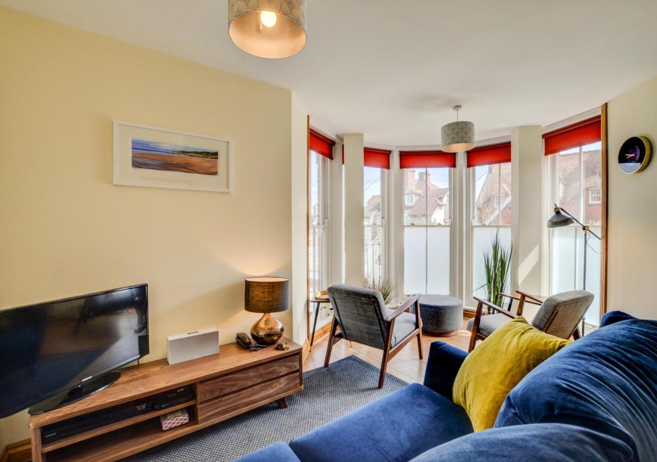 2 Bed in Swanage oc-wy417 view 4