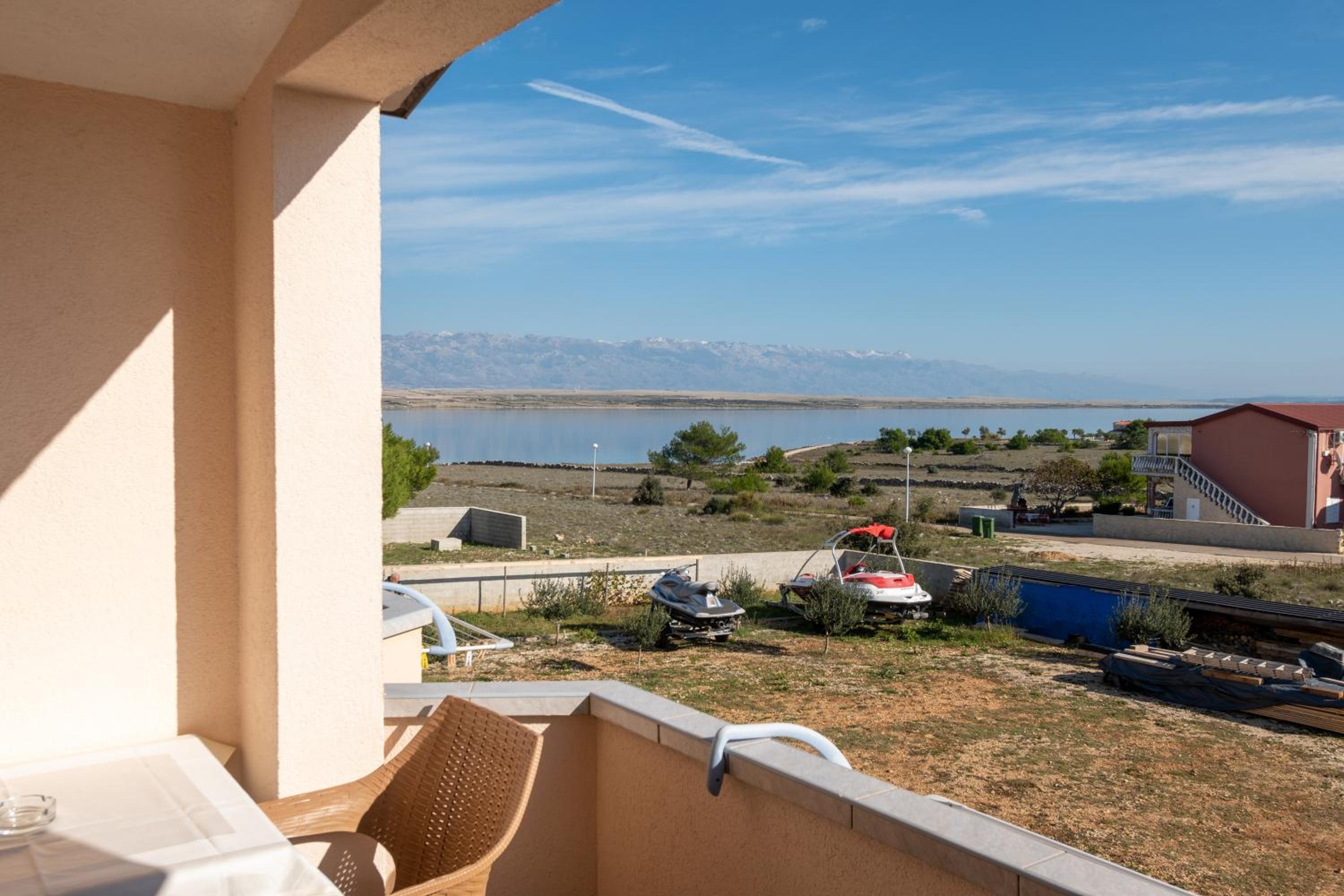 Apartments with parking space Vir - 20177