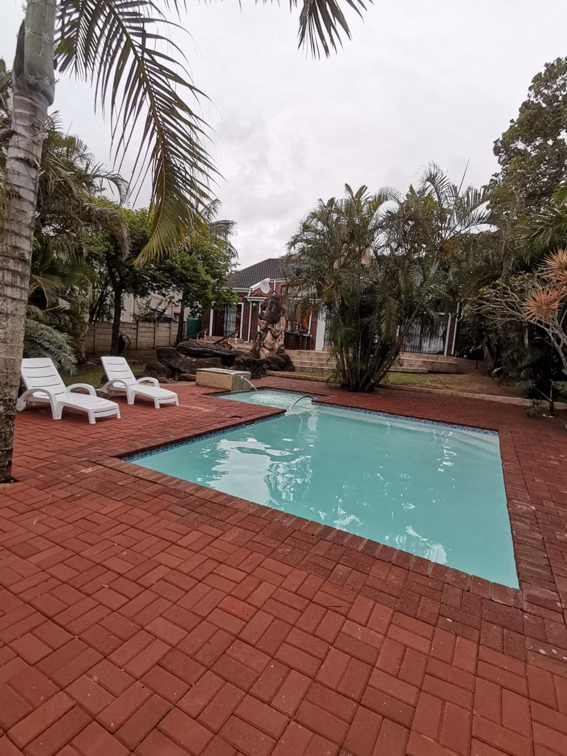 Broadway Shark Guest House
