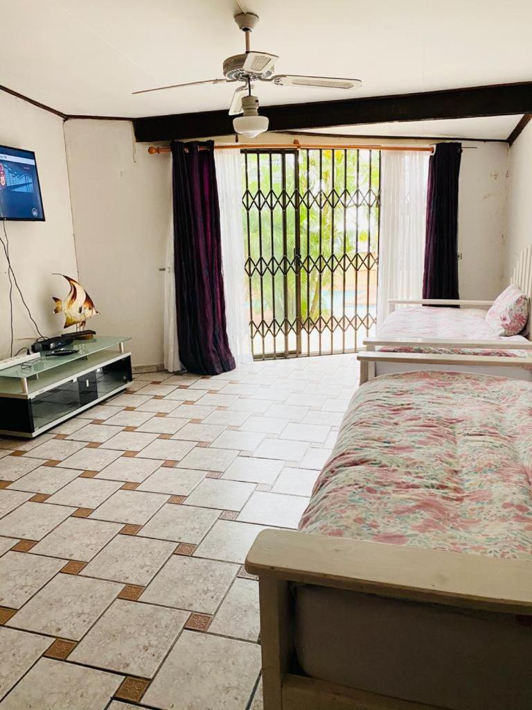 Broadway Shark Guest House