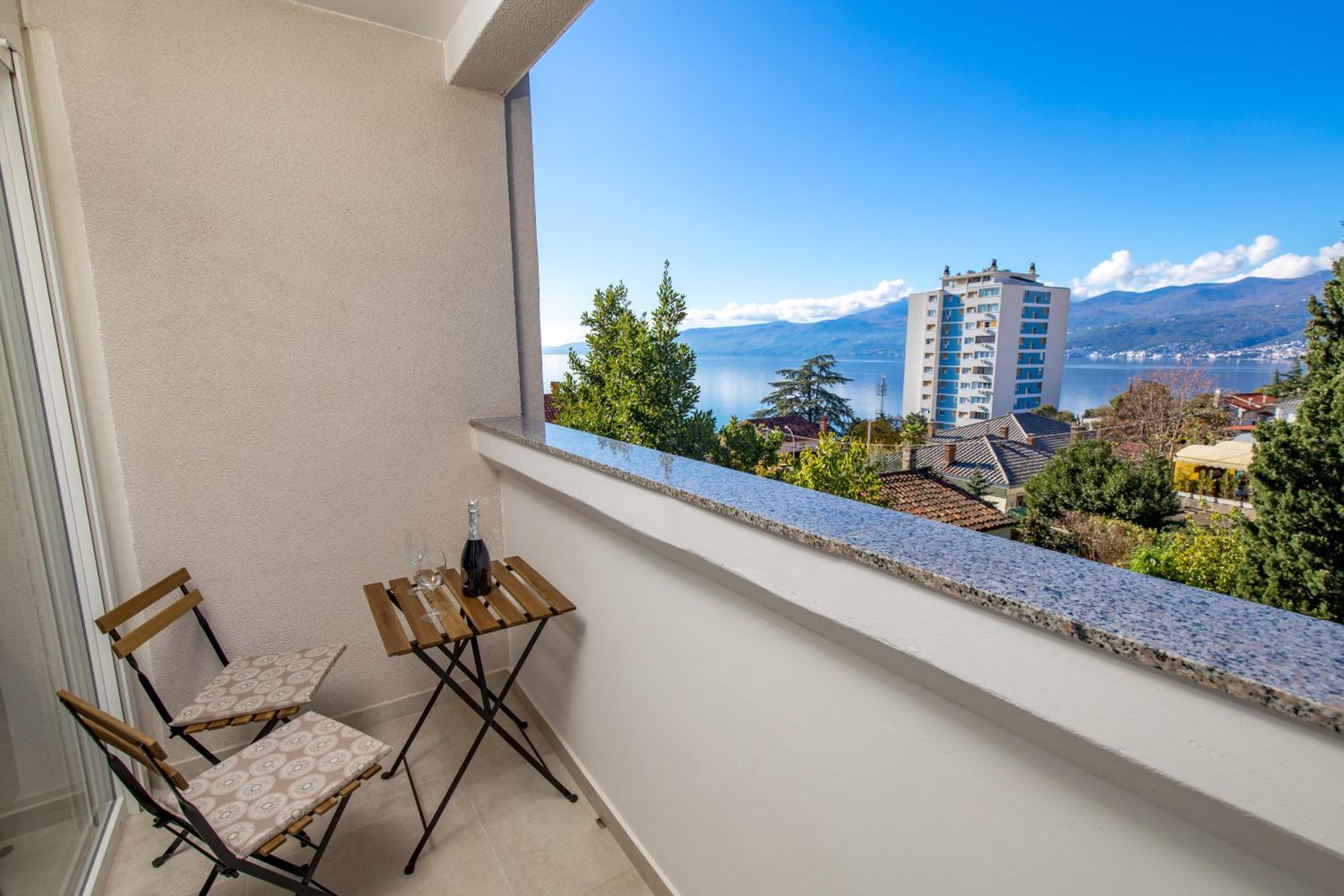 Apartman Arba en Rijeka — balance & terrace