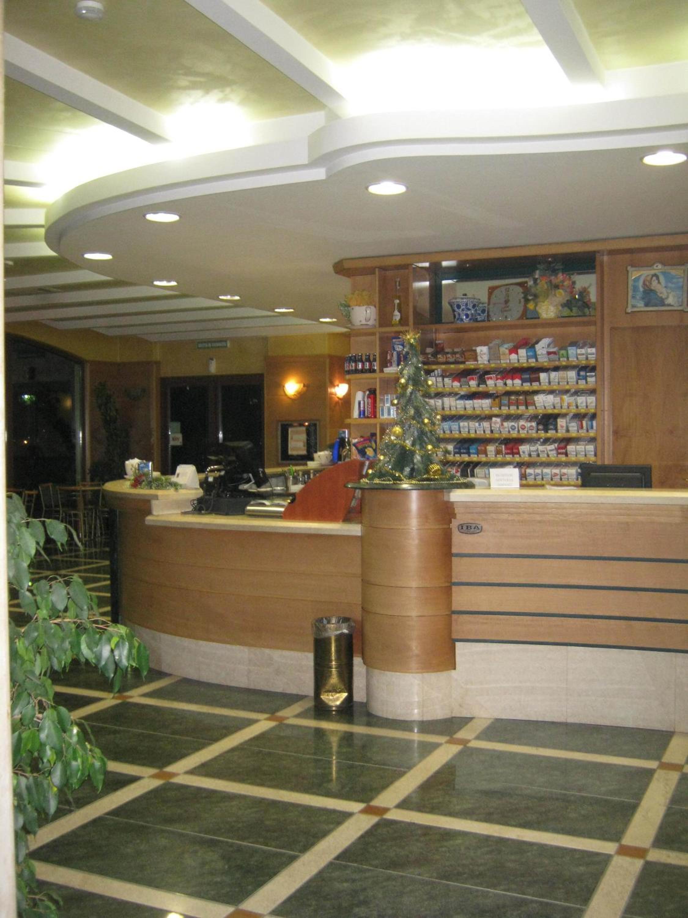 Lobby & Reception