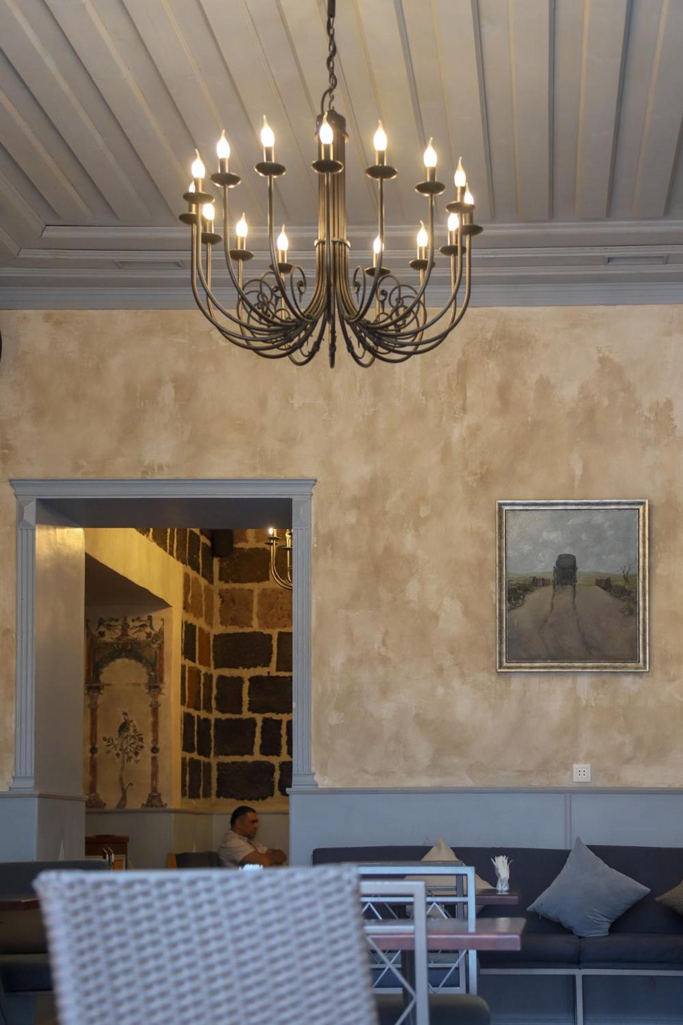 Nur Guest House