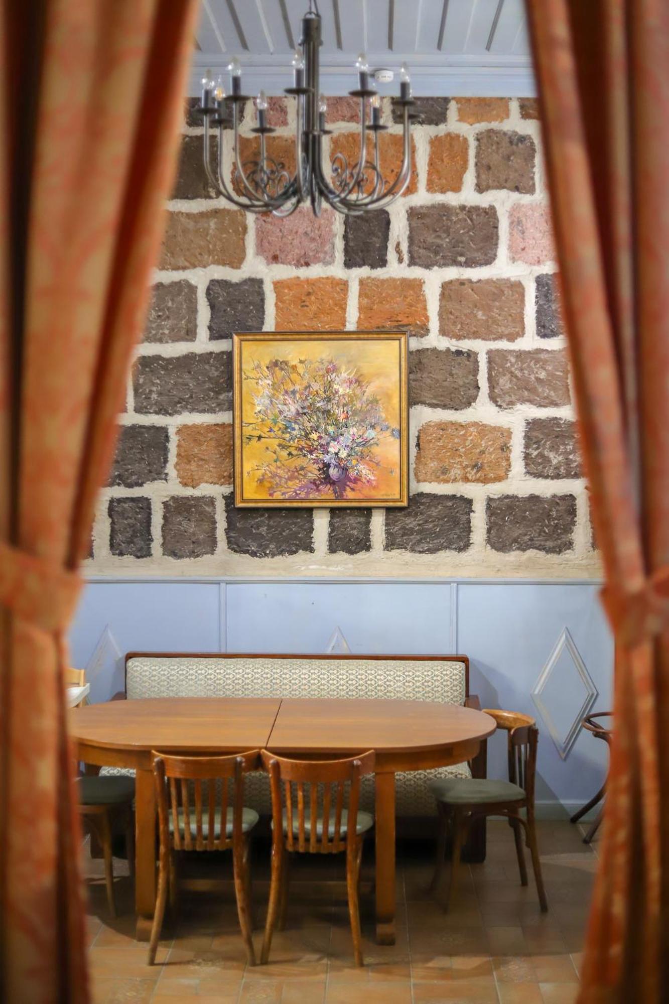Nur Guest House