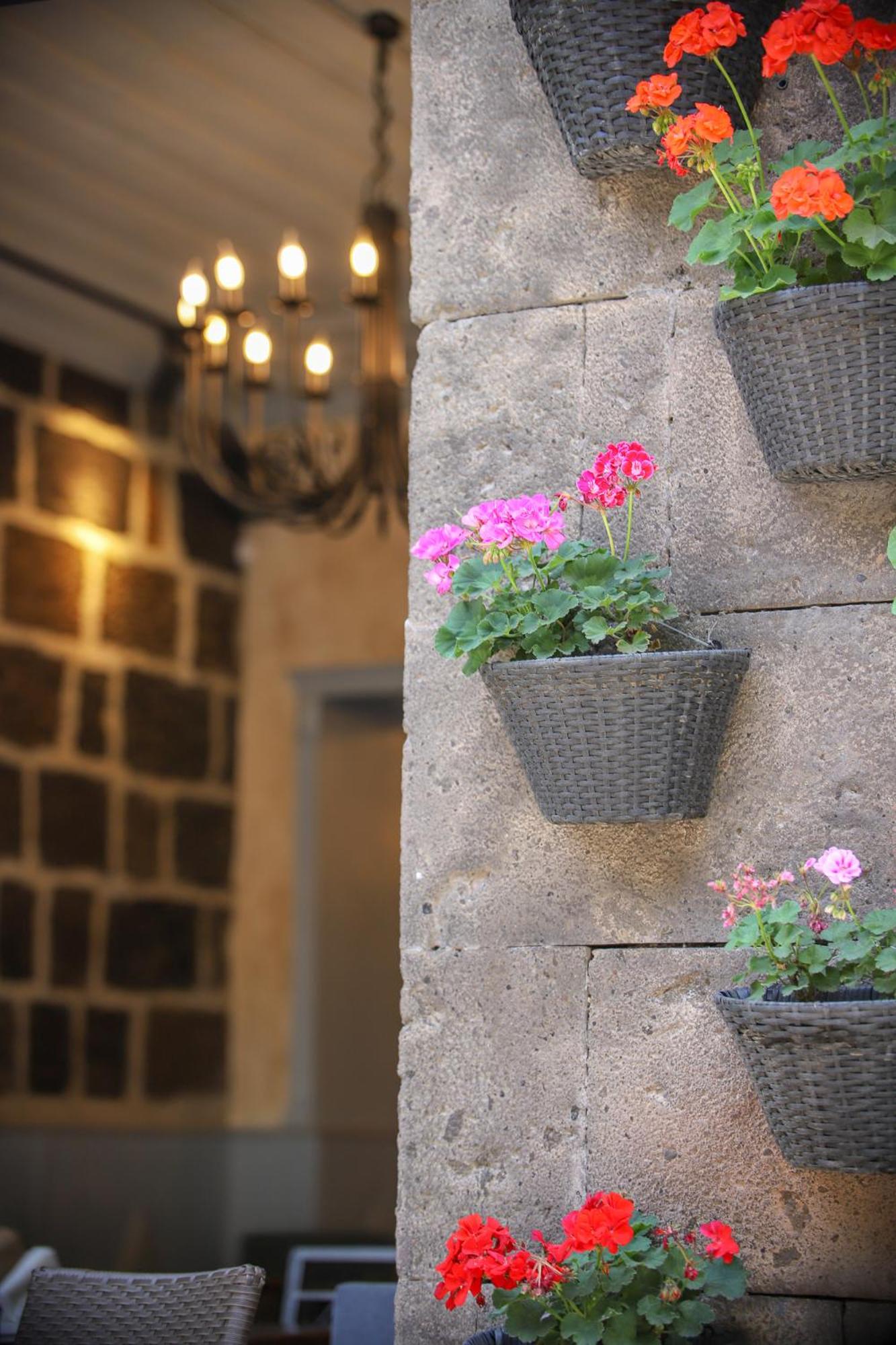 Nur Guest House
