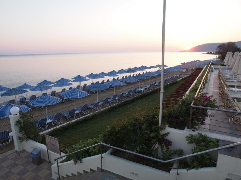 Hydramis Palace Beach Resort